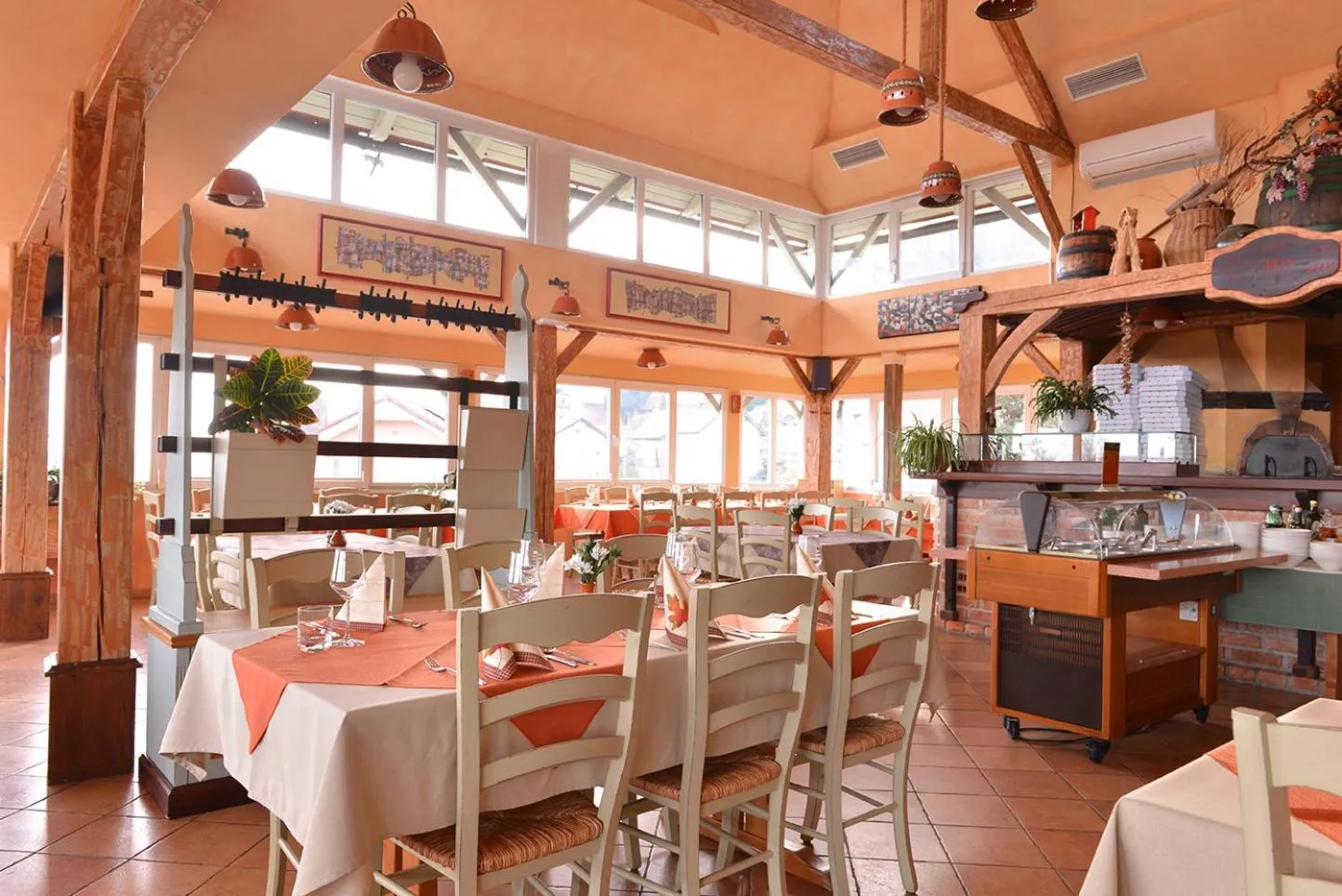Restaurant/places to eat in Guesthouse Les