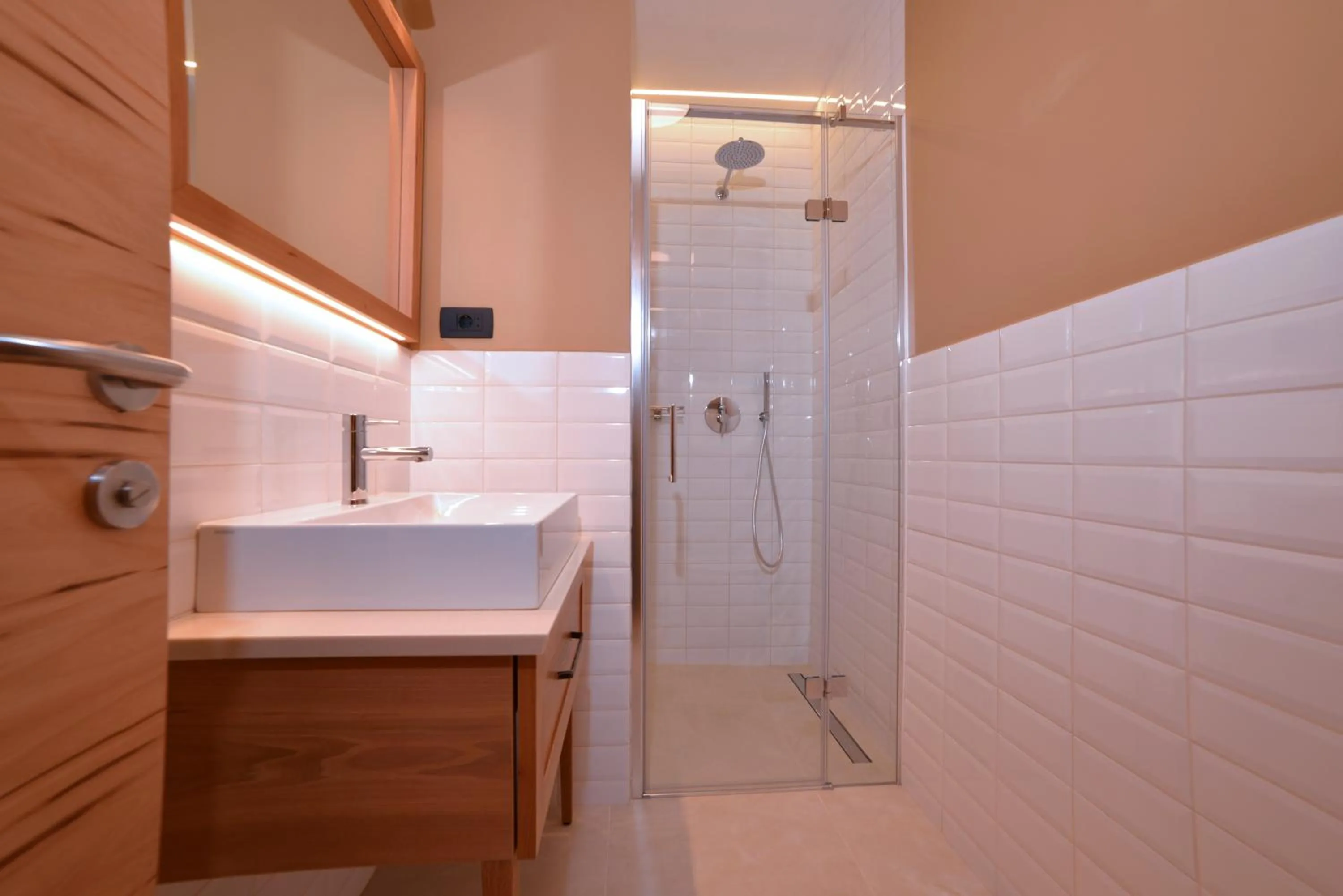 Shower in Guesthouse Les