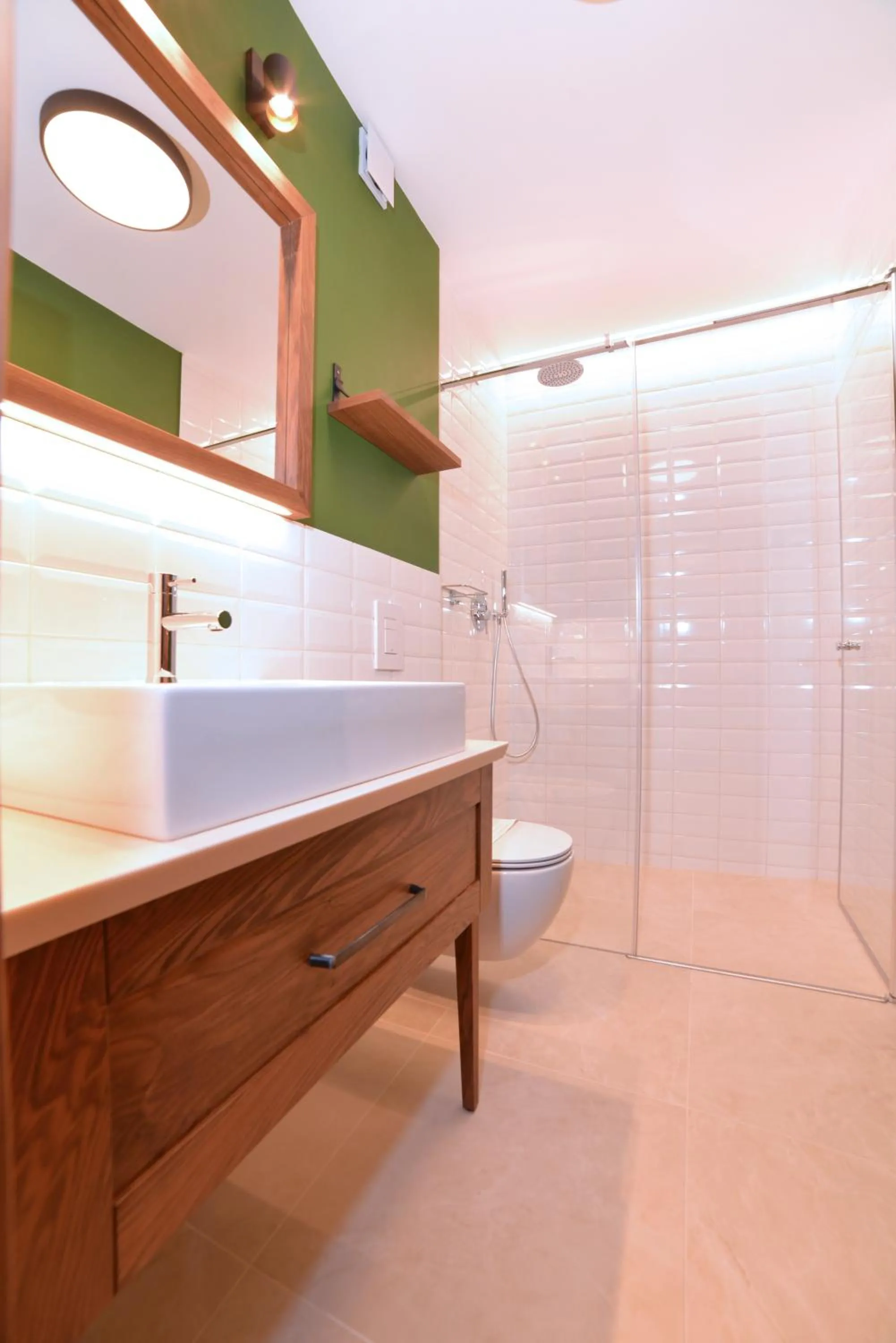 Shower in Guesthouse Les