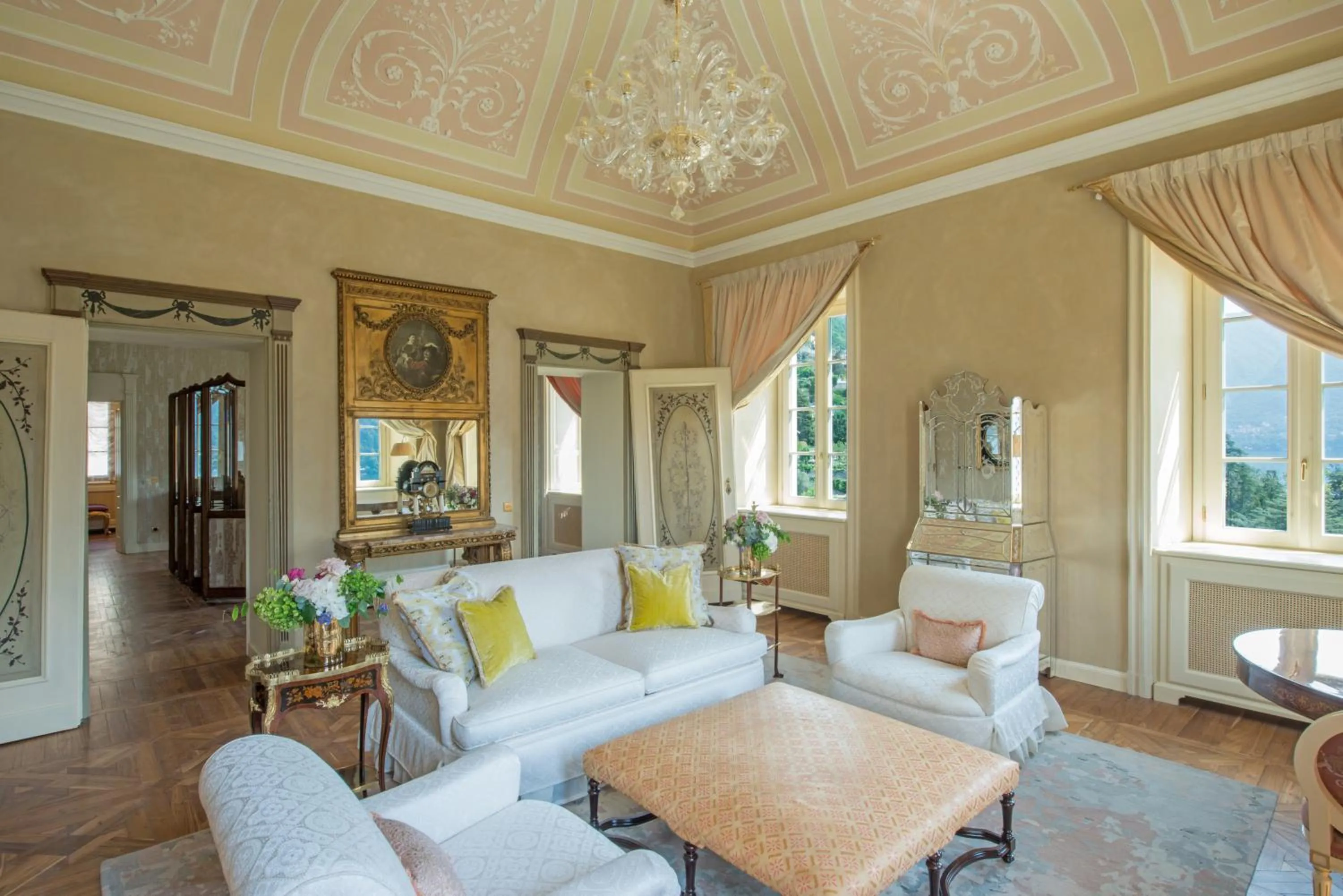 Seating area in Passalacqua