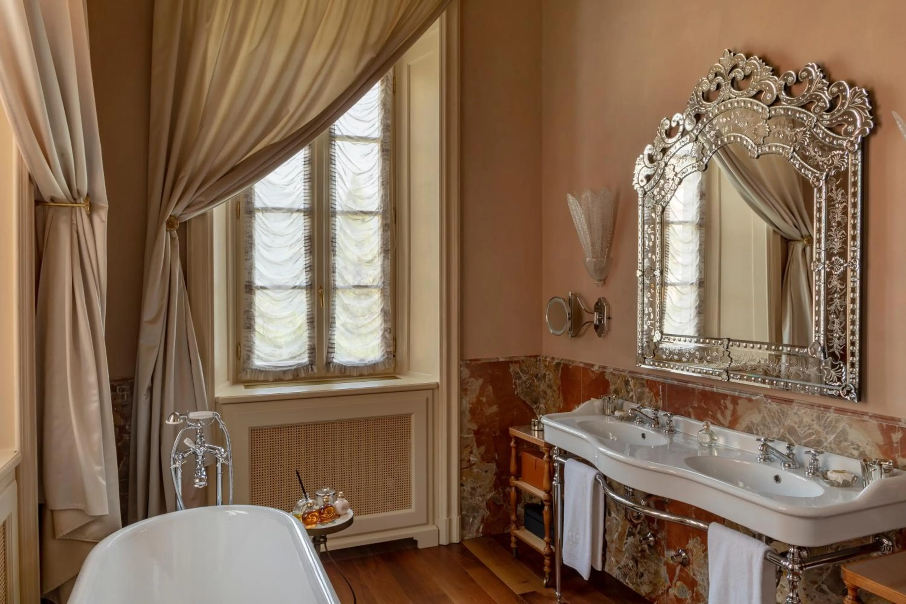 Bathroom in Passalacqua