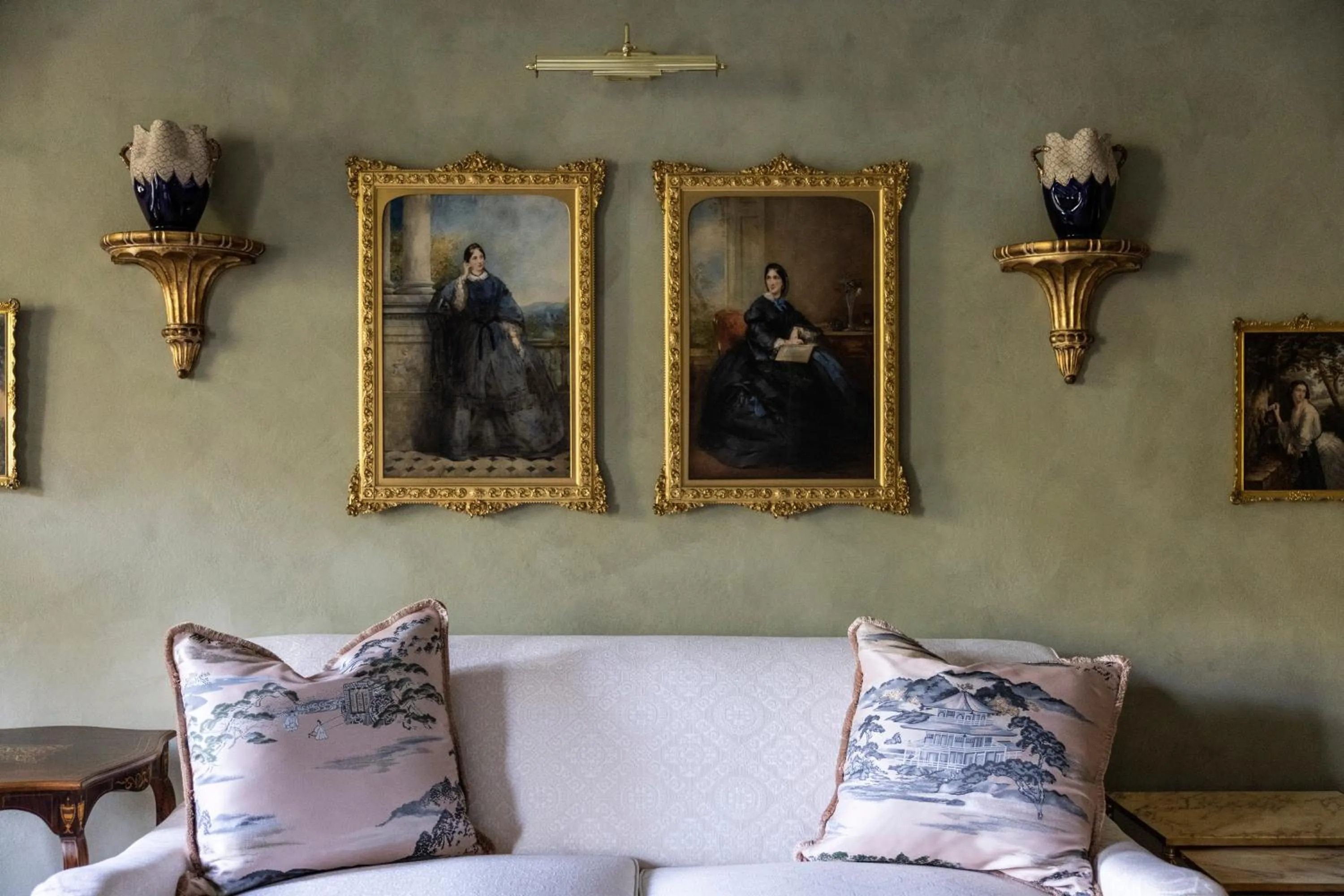 Decorative detail in Passalacqua