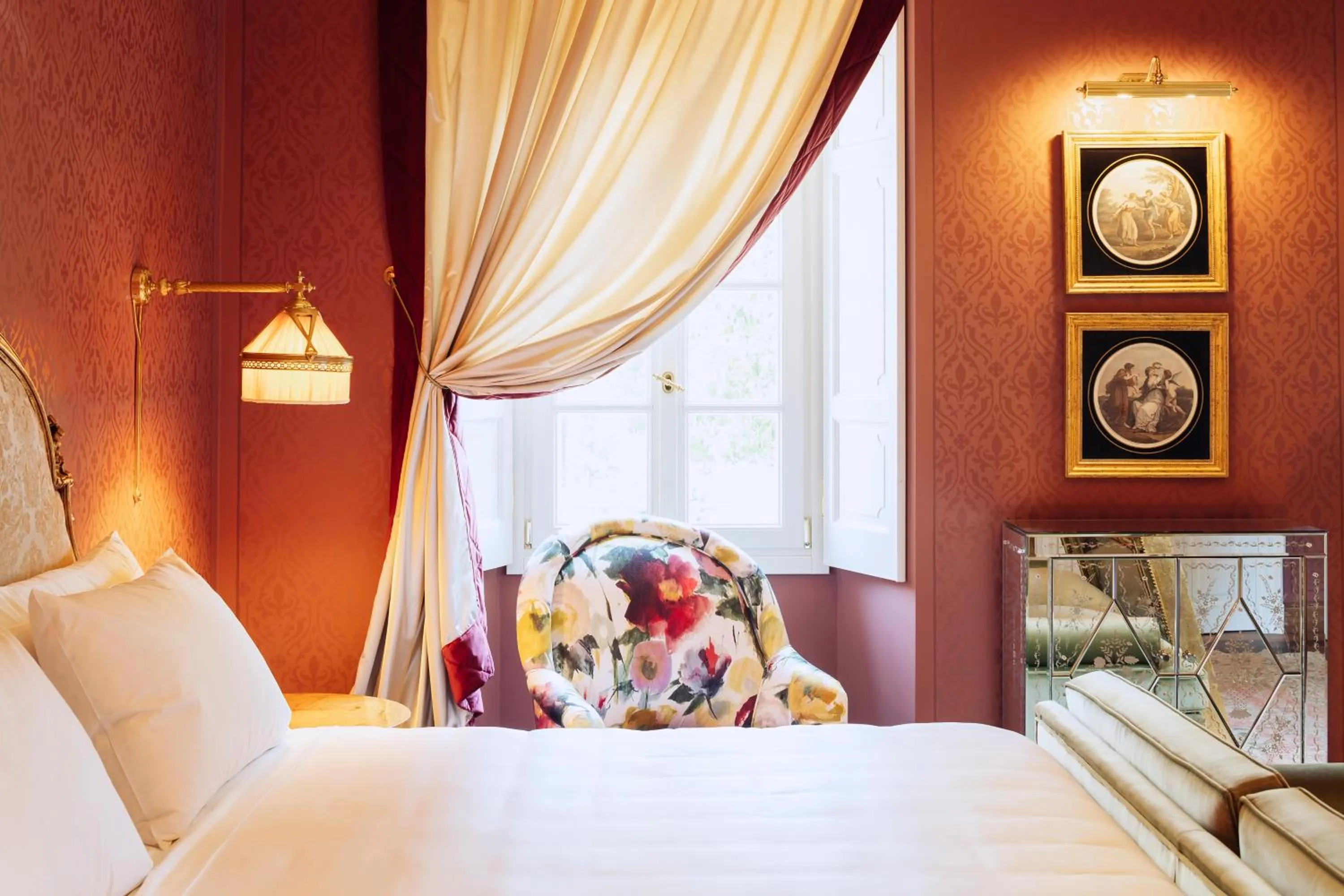 Decorative detail, Bed in Passalacqua