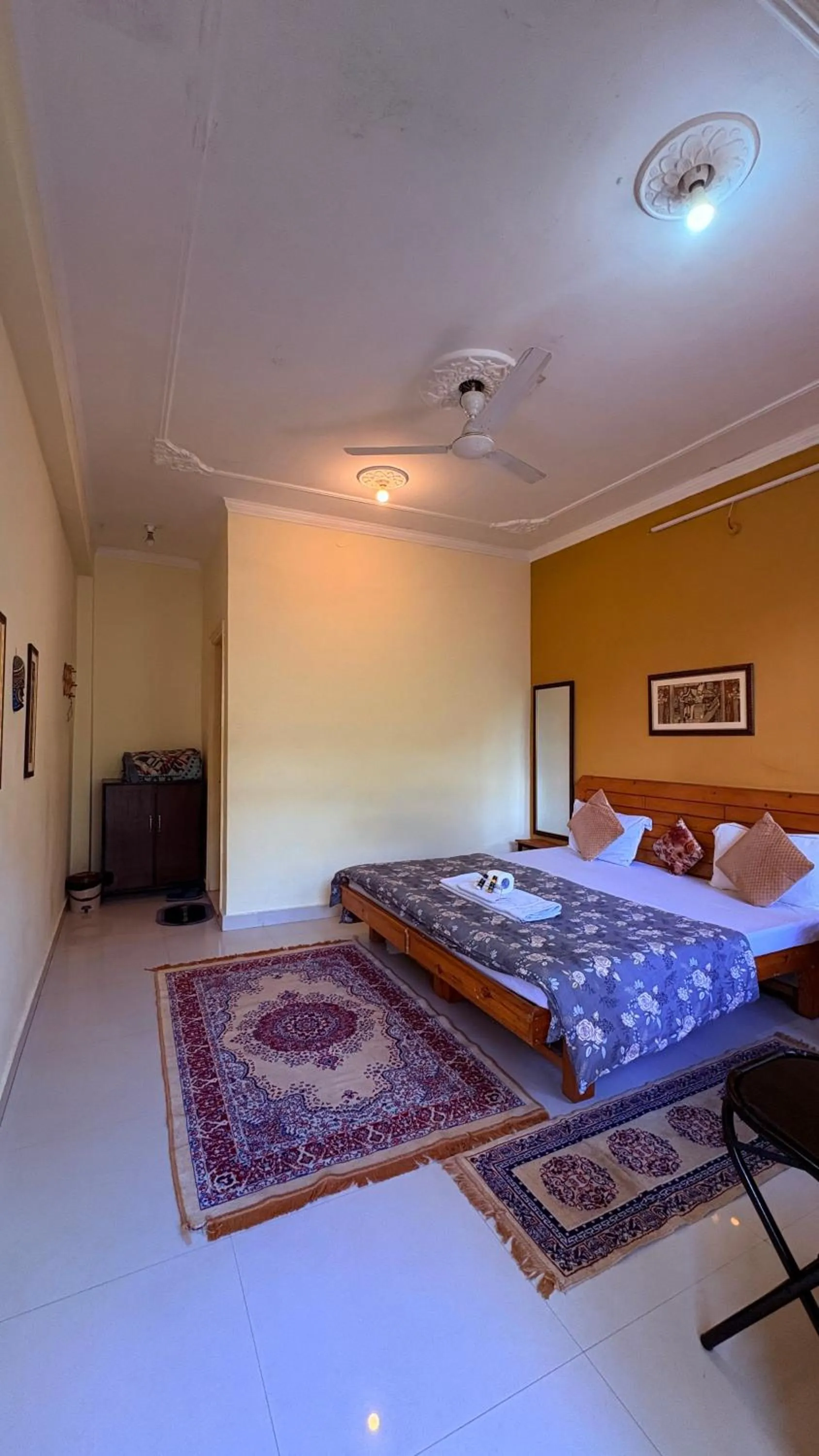 Bed in The Unmad - Dharamkot