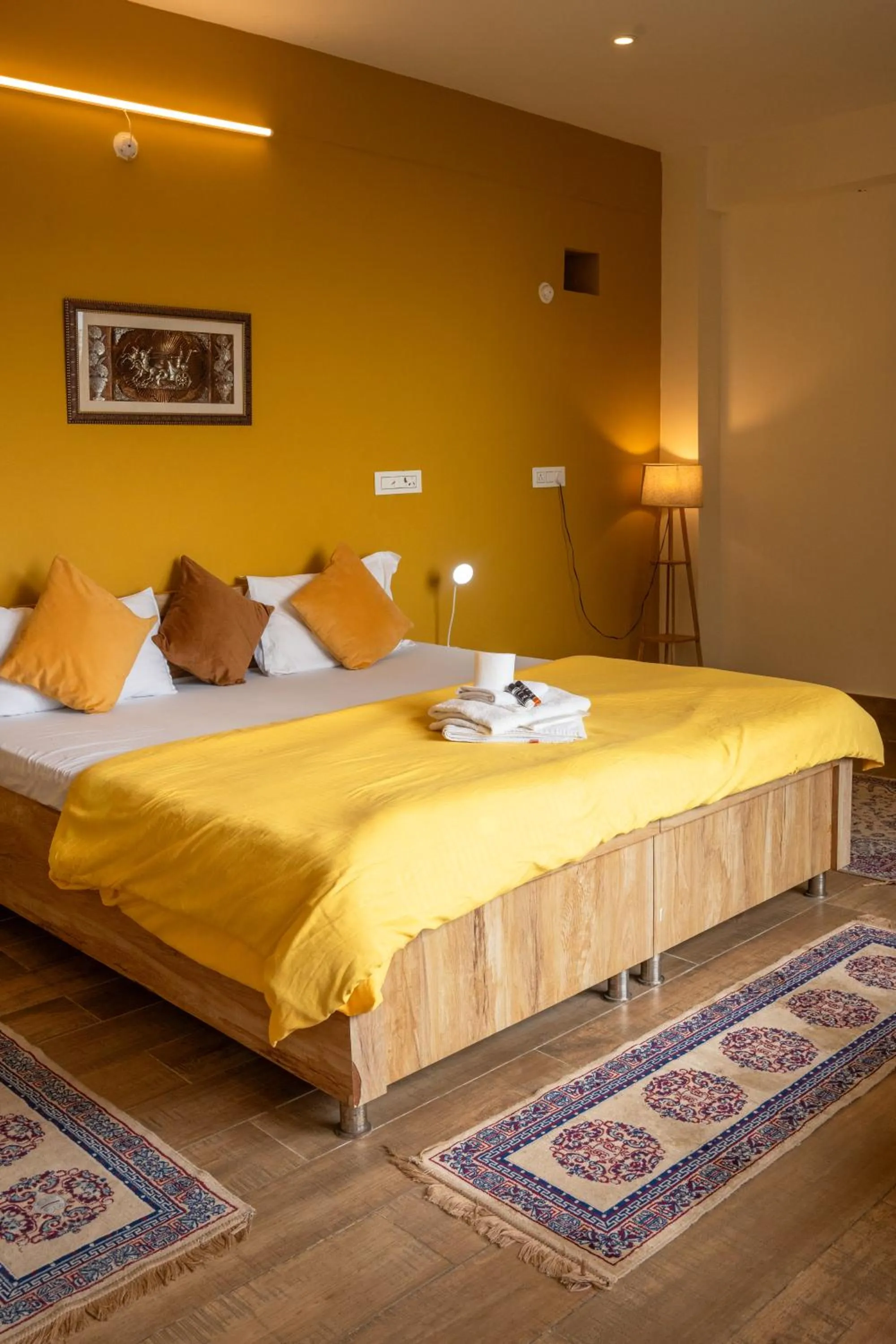 Photo of the whole room, Bed in The Unmad - Dharamkot