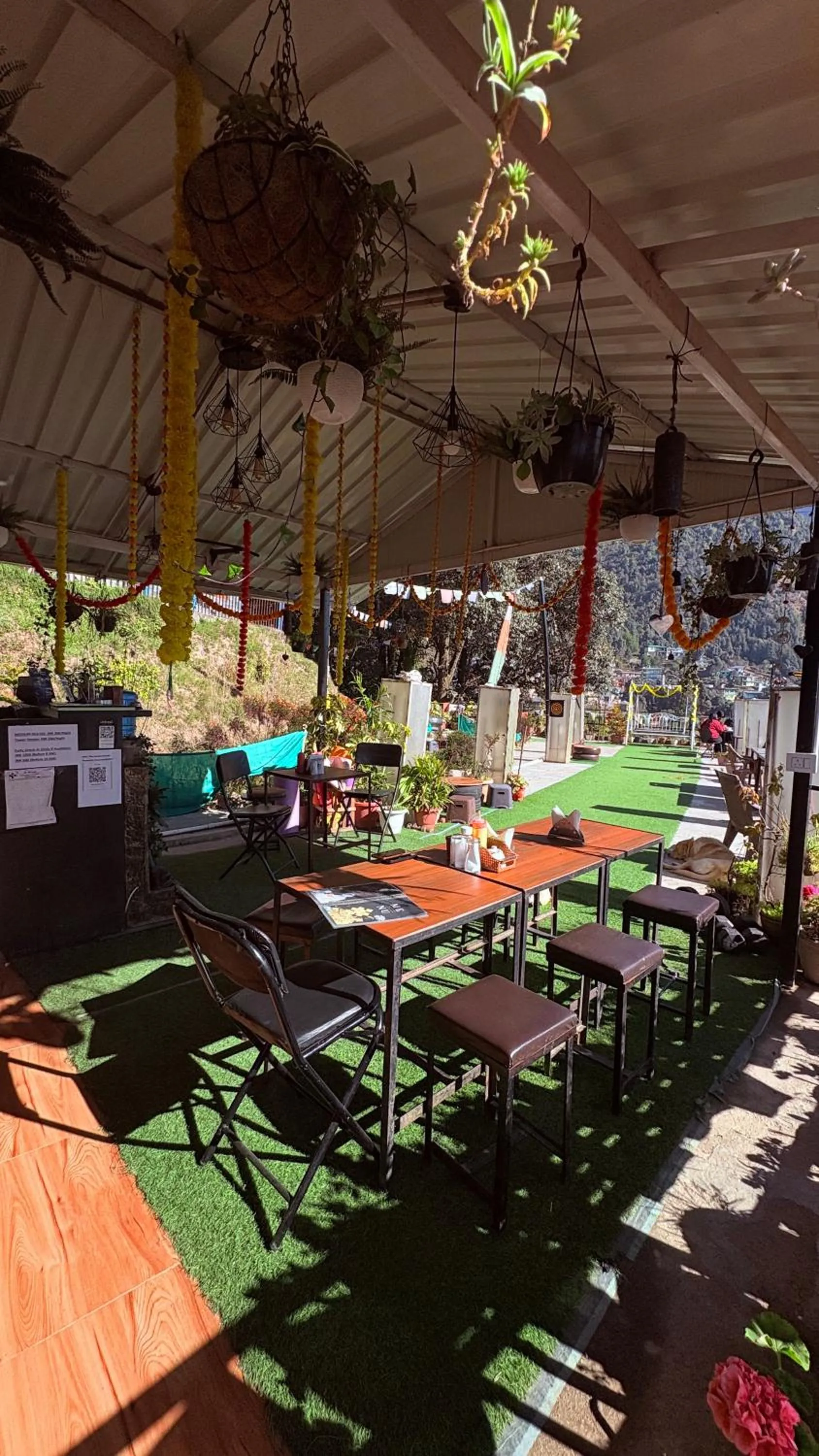 Restaurant/places to eat in The Unmad - Dharamkot