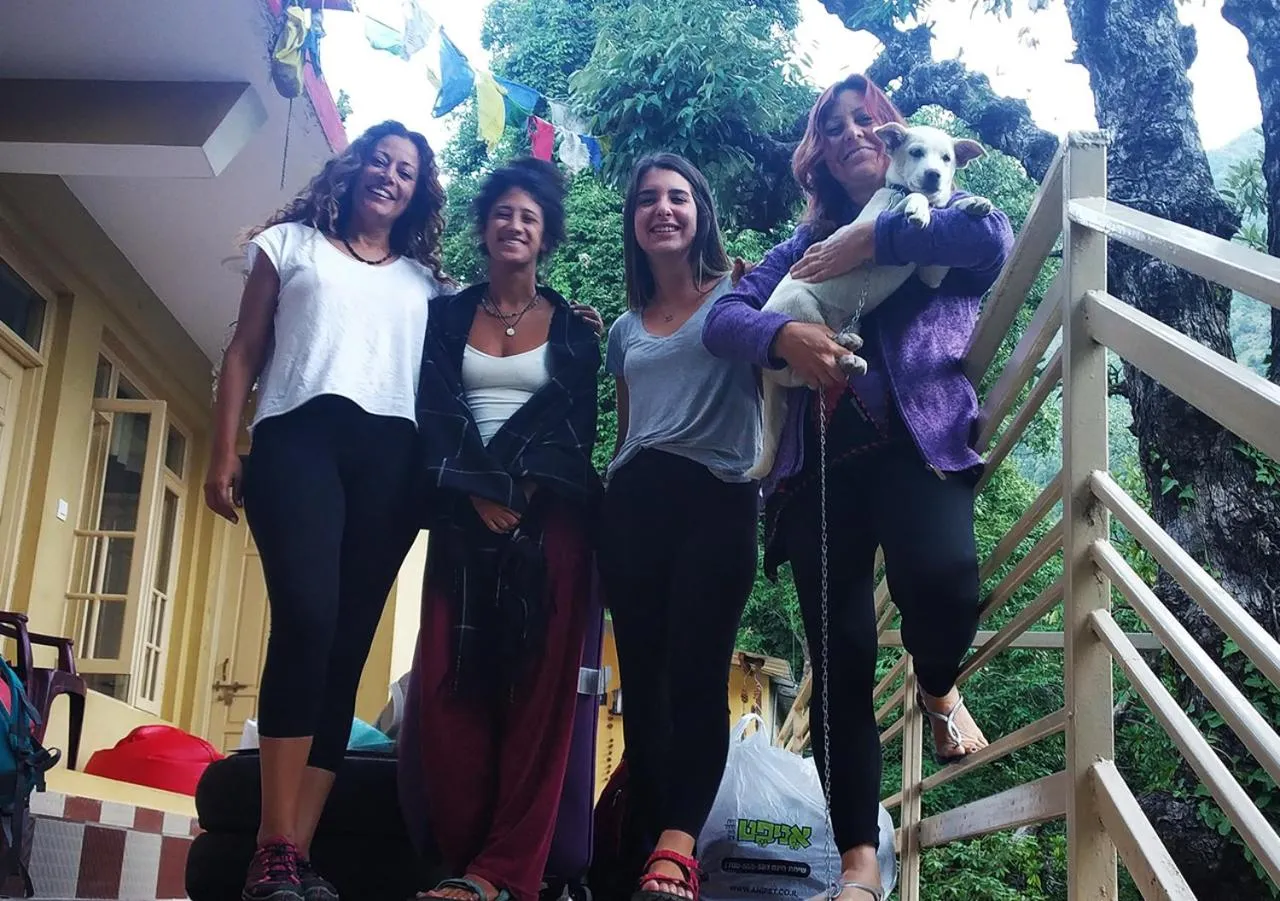 People in The Unmad - Dharamkot