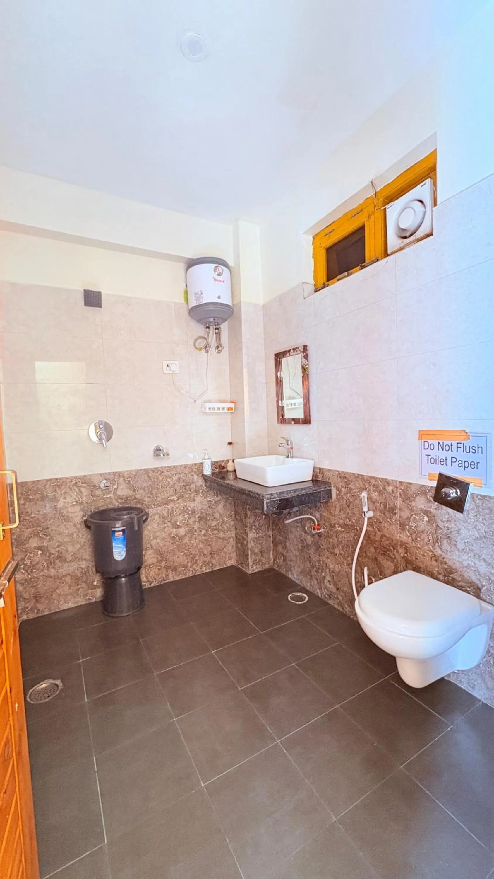 Shower in The Unmad - Dharamkot