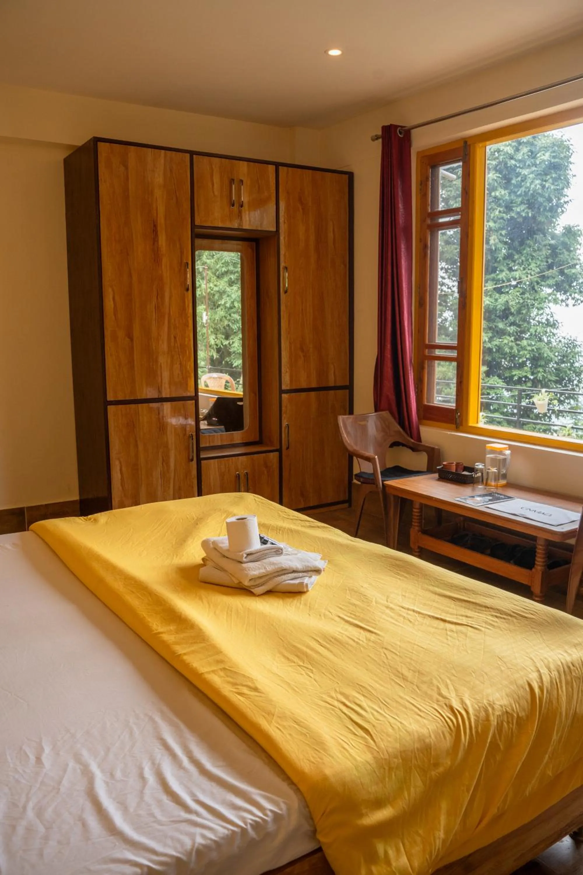 Photo of the whole room, Bed in The Unmad - Dharamkot