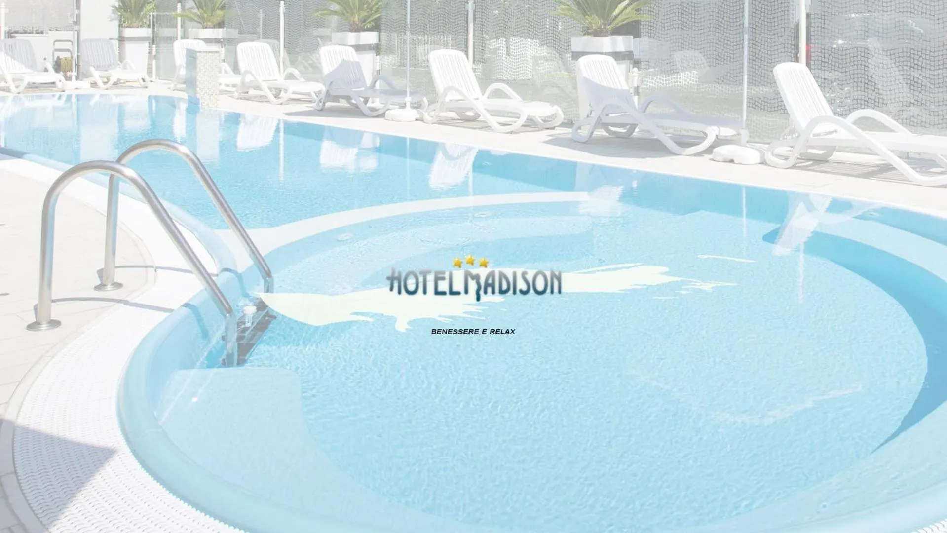 Swimming pool in Hotel Madison