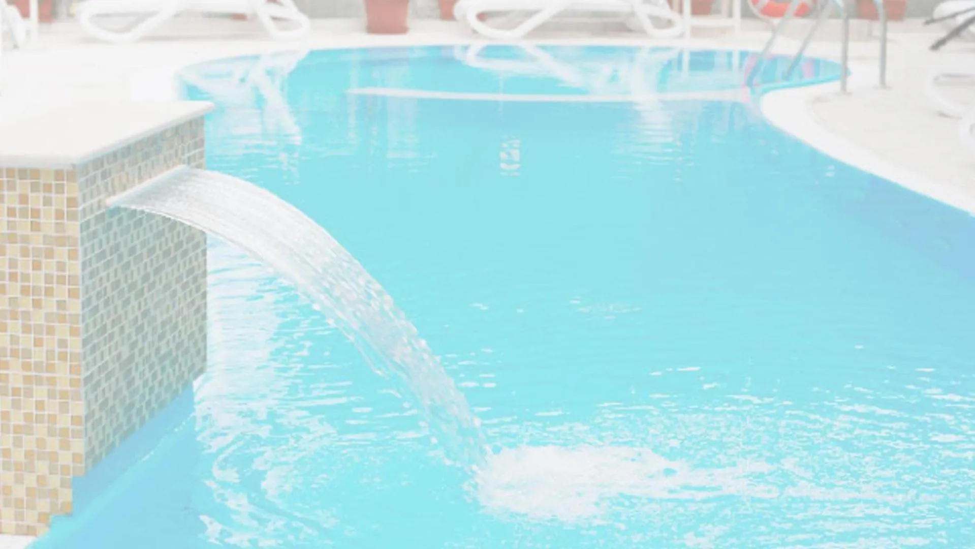 Swimming pool in Hotel Madison