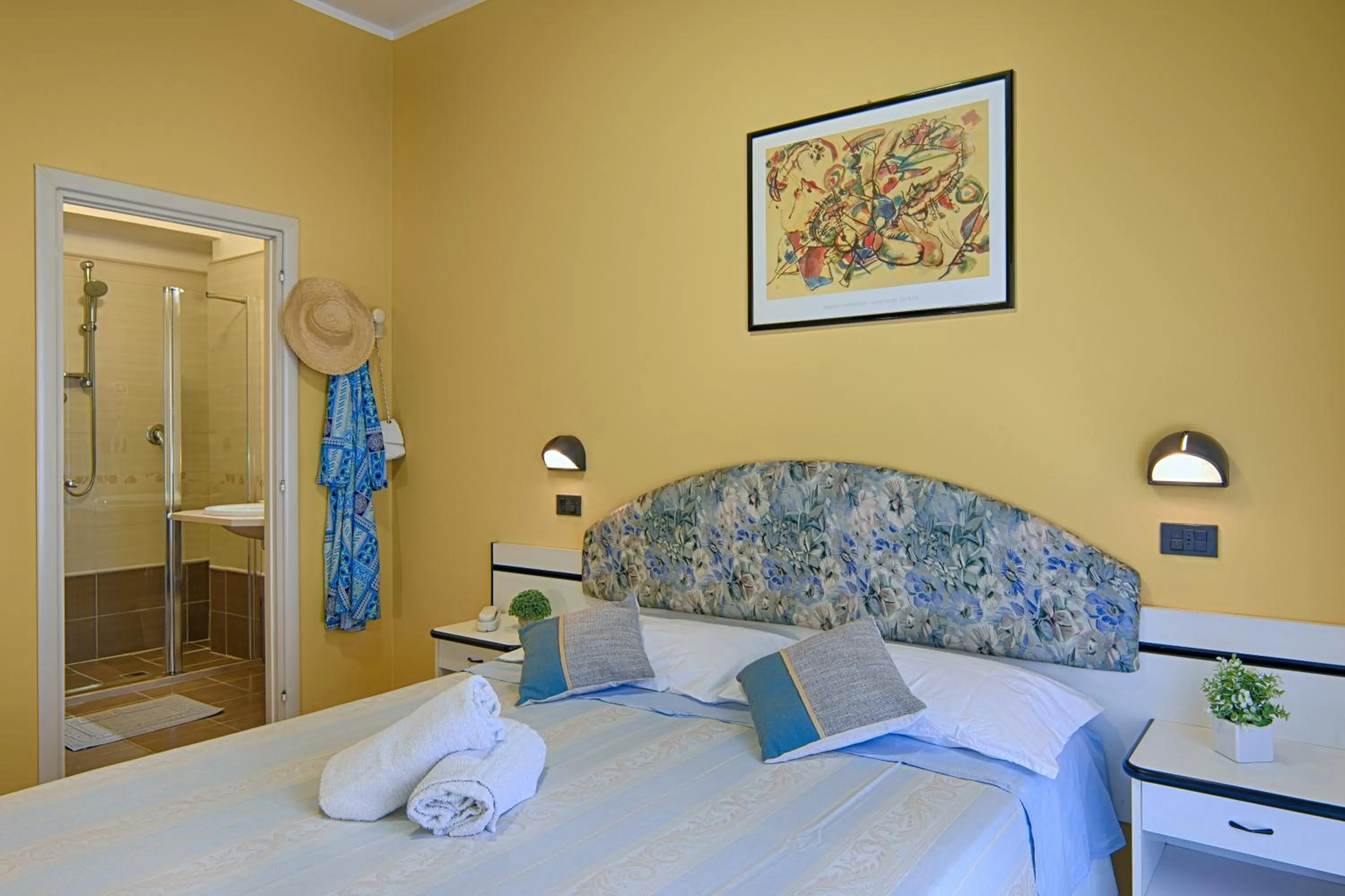 Bed in Hotel Madison
