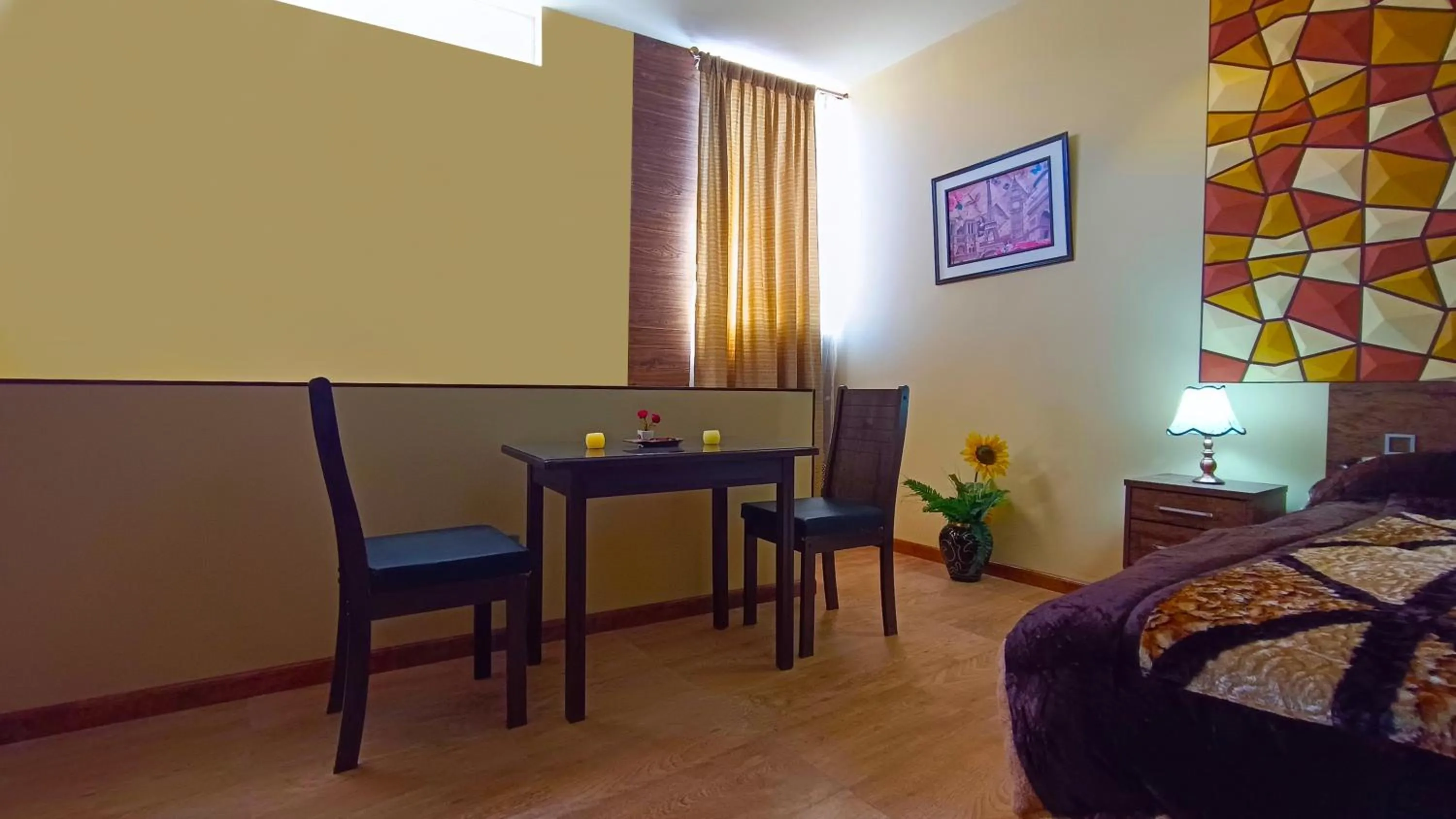 Dining area, Bed in Hotel Gran Aurum