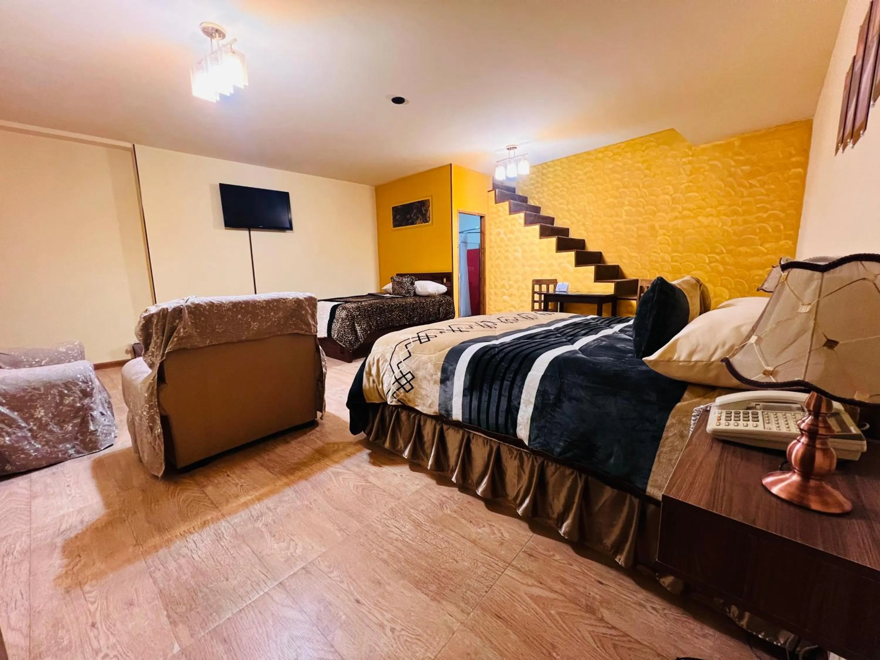 Photo of the whole room, Bed in Hotel Gran Aurum