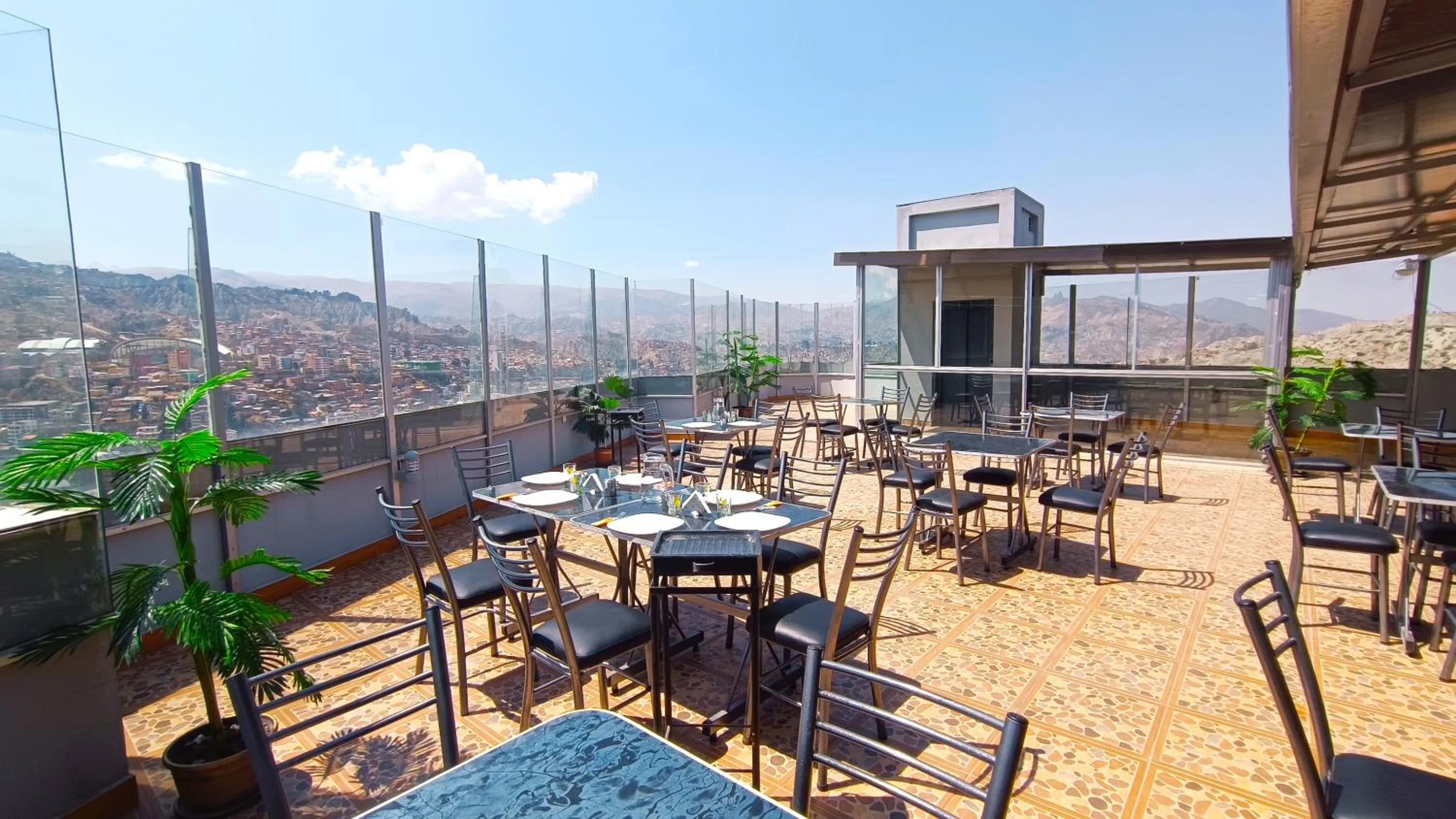 Property building in Hotel Gran Aurum