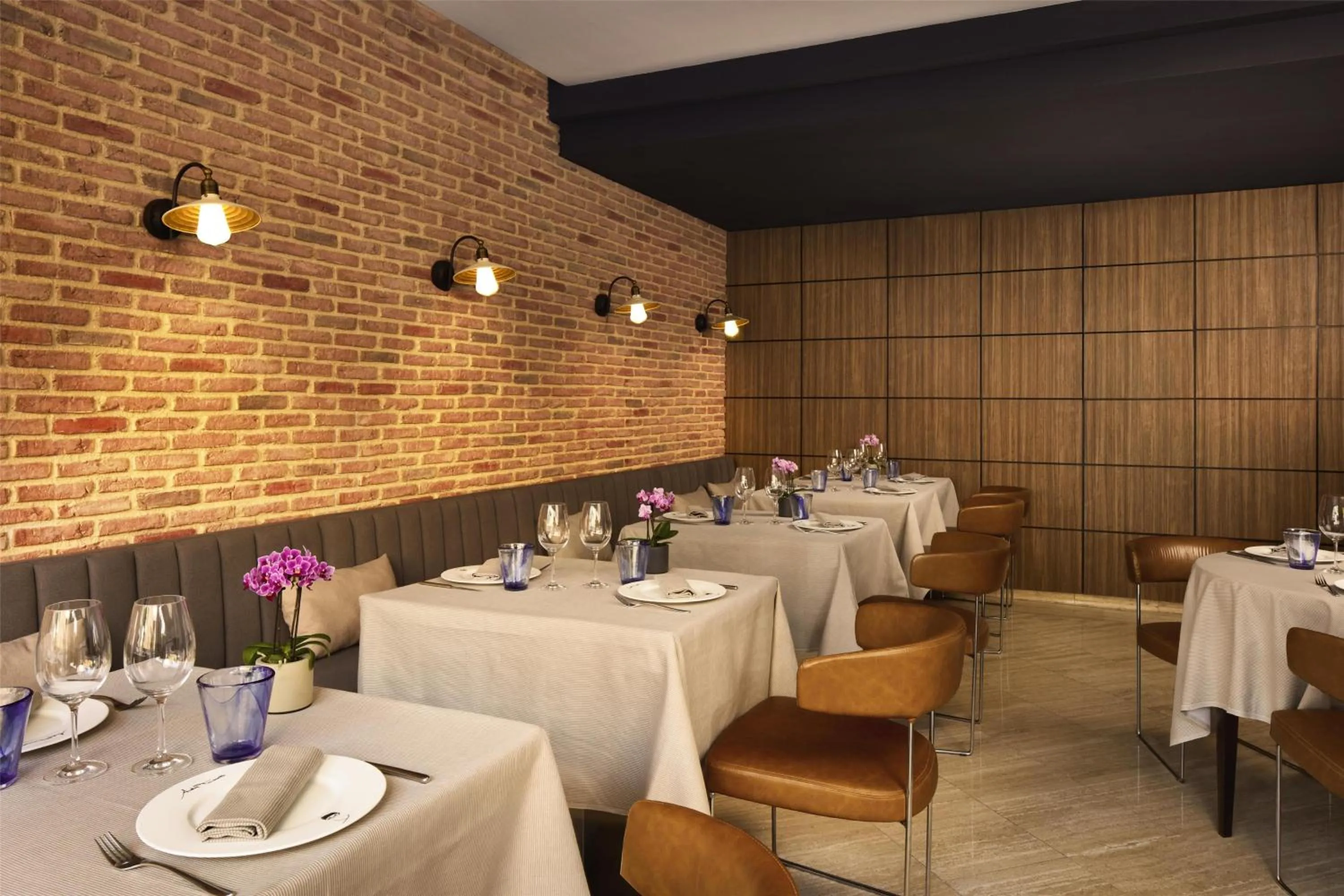 Restaurant/places to eat in NH Barcelona Stadium