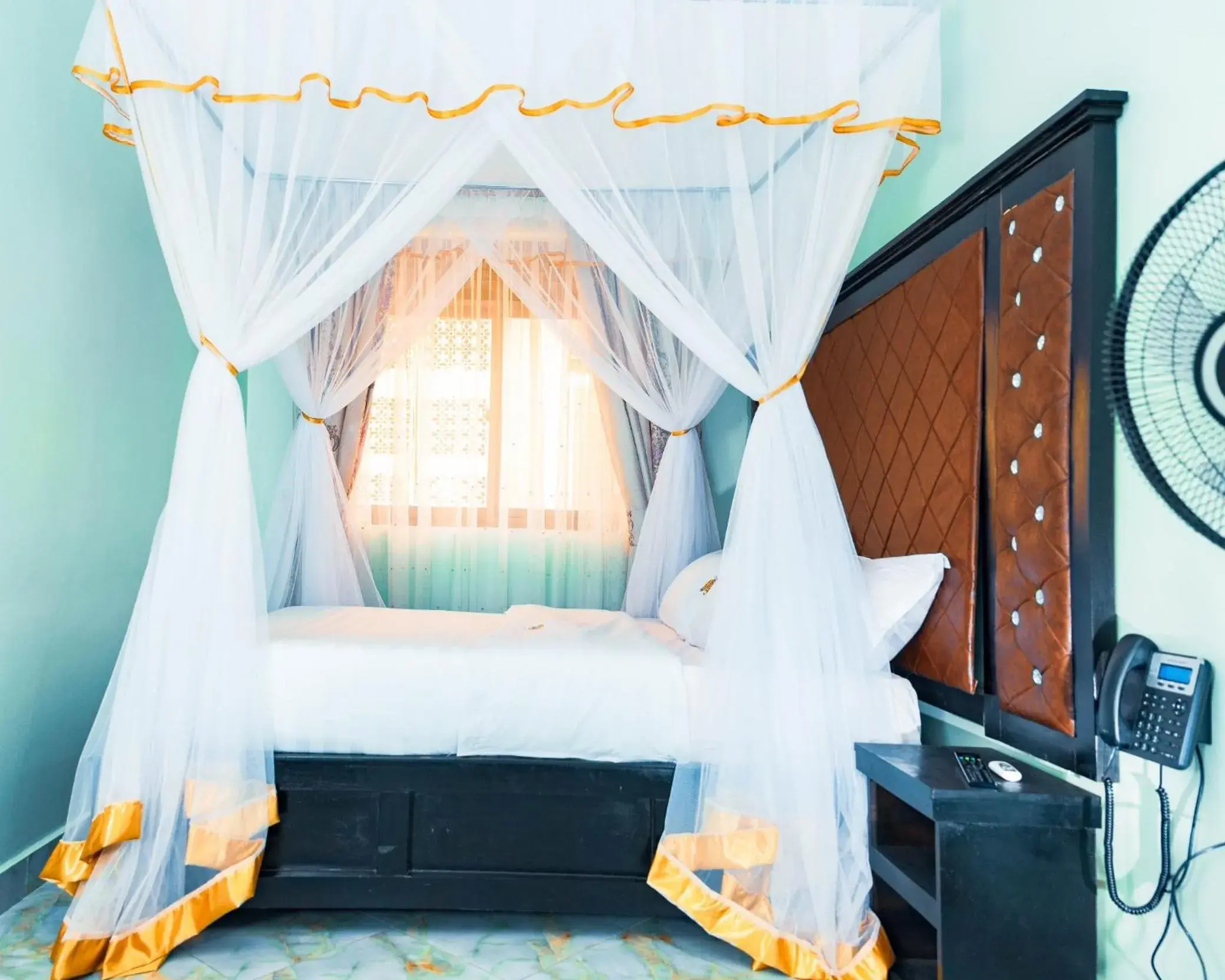 Large Double Room - single occupancy in Romeos Hotel Large Double Room - single occupancy in Romeos Hotel