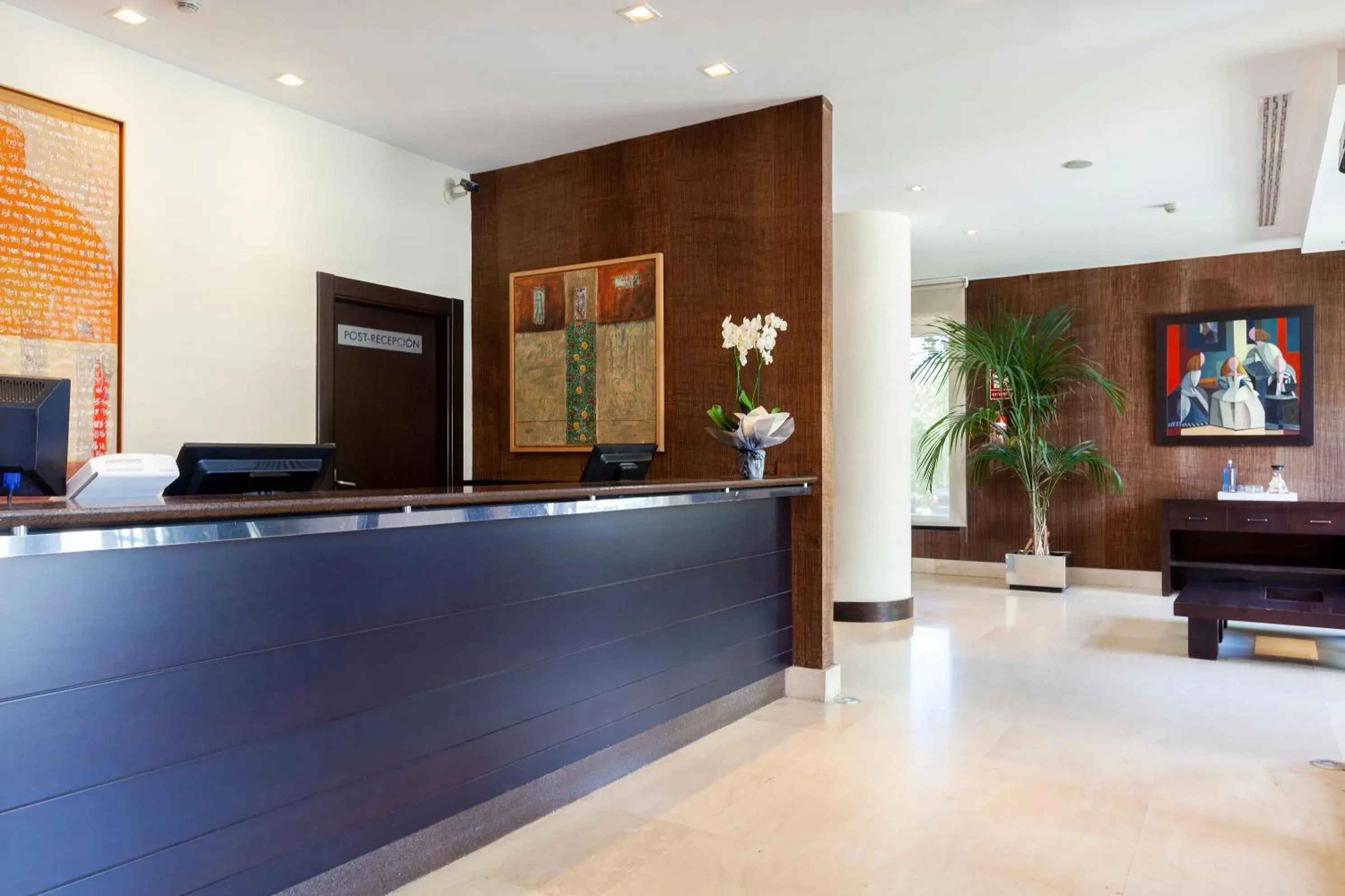 Lobby or reception in Hotel SB Express Madrid Norte Lobby or reception in Hotel SB Express Madrid Norte