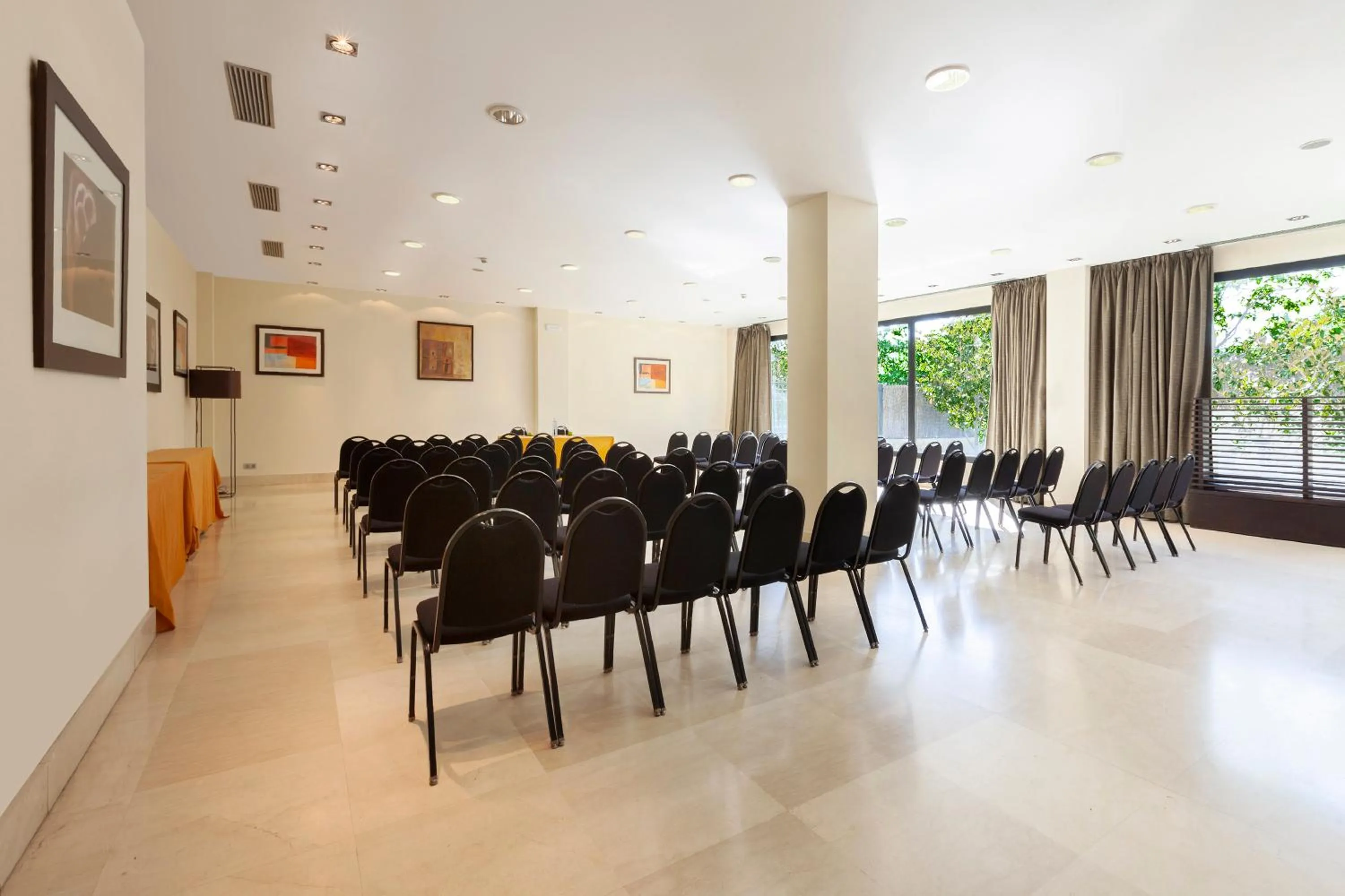 Business facilities in NH San Sebastian de los Reyes