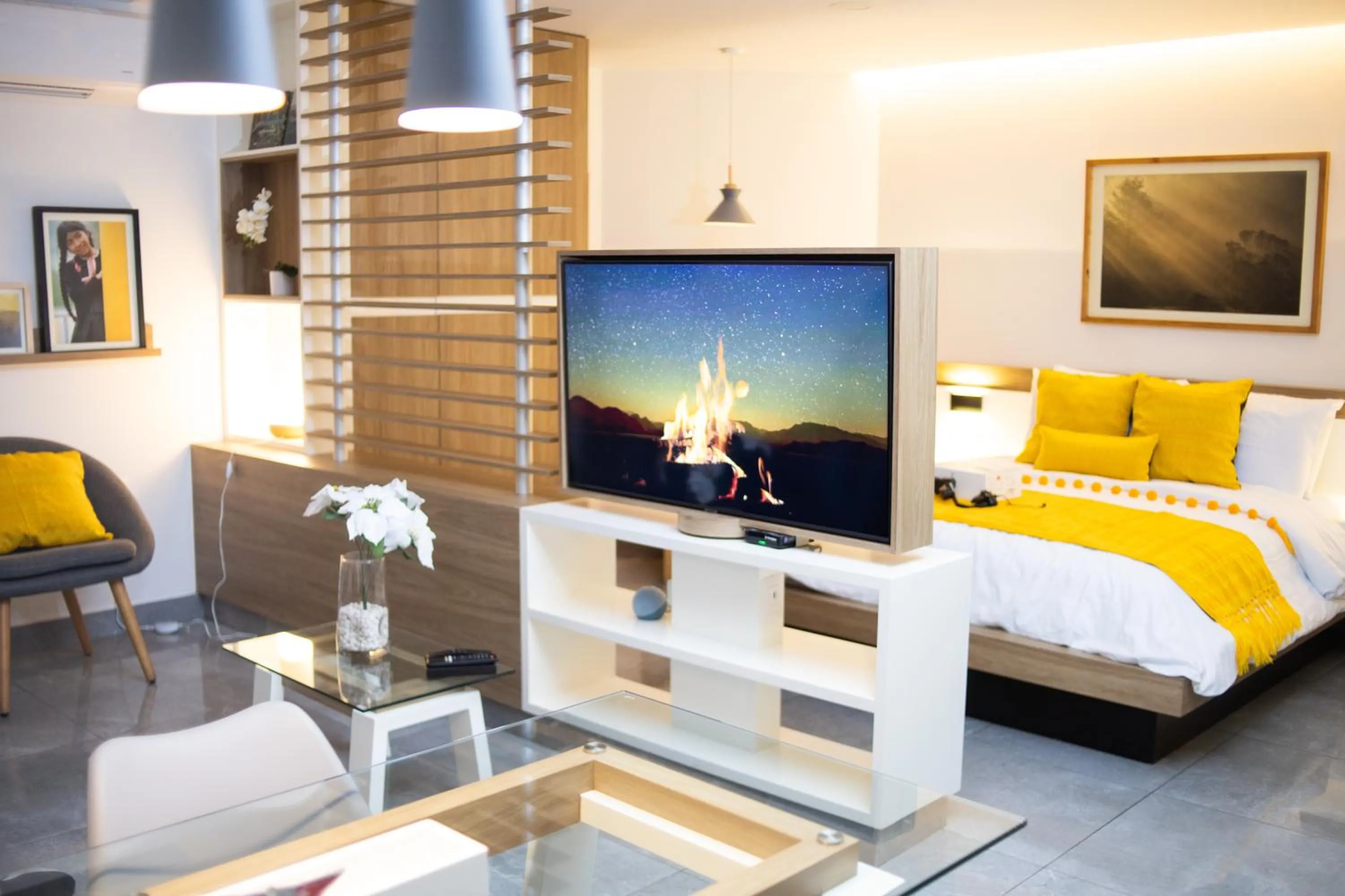 Living room, Bed in The Lu'um House