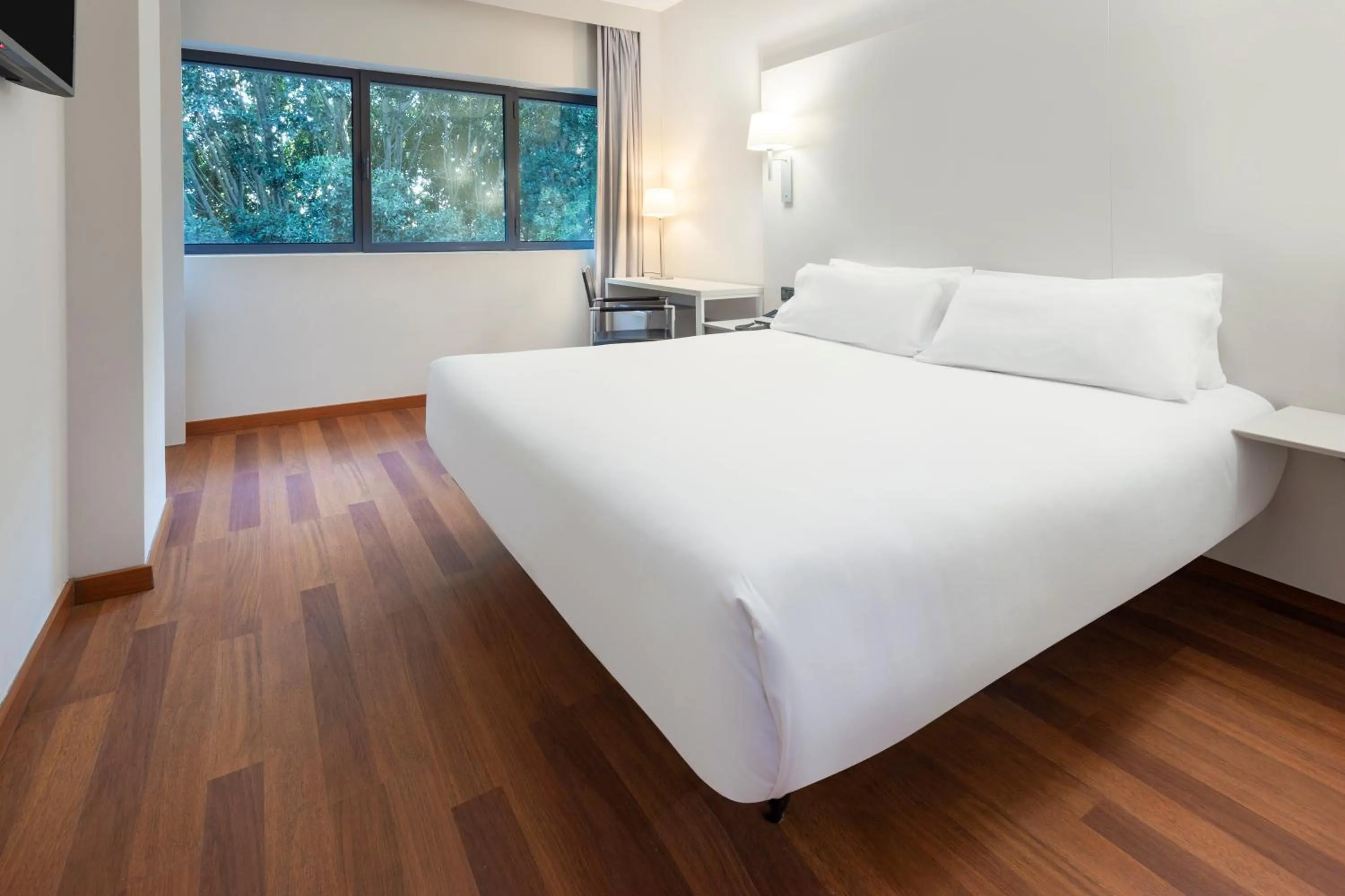 Bed in B&B HOTEL Jerez