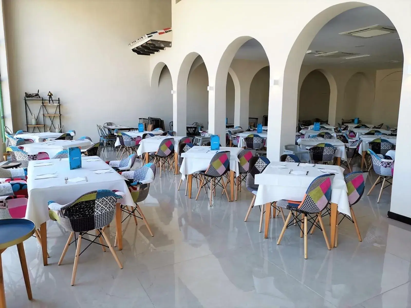 Restaurant/places to eat in BelleVue Club Restaurant/places to eat in BelleVue Club