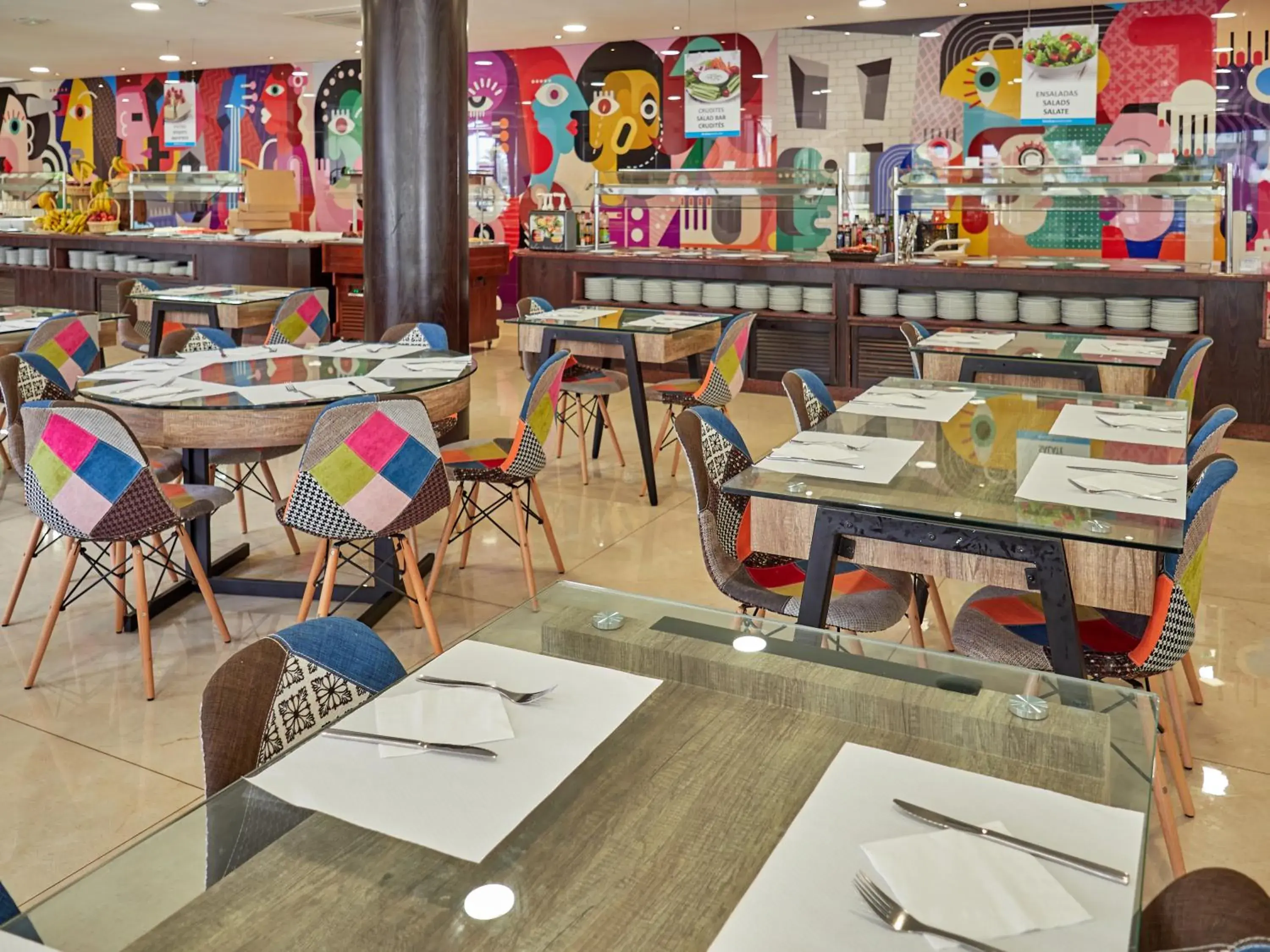 Restaurant/places to eat in BelleVue Club Restaurant/places to eat in BelleVue Club