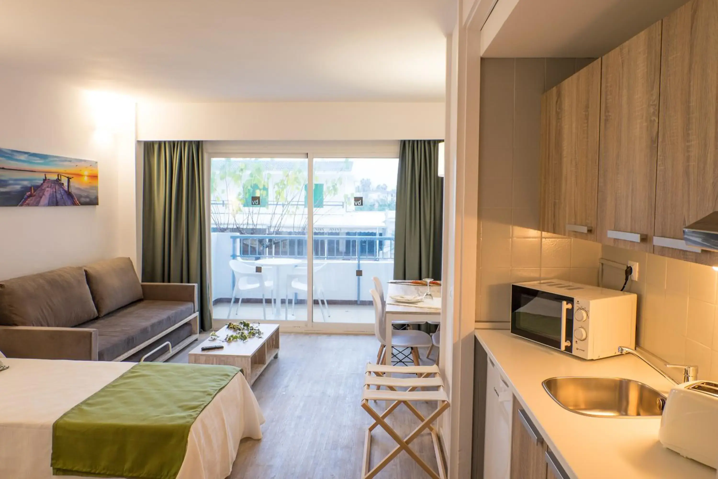 Photo of the whole room in BelleVue Club Photo of the whole room in BelleVue Club