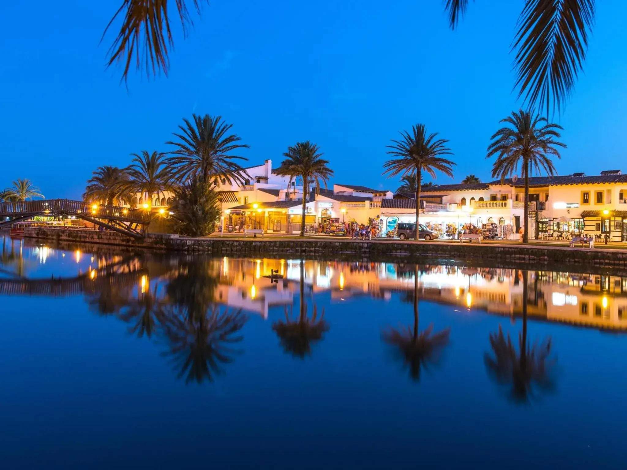 Restaurant/places to eat in BelleVue Club Restaurant/places to eat in BelleVue Club