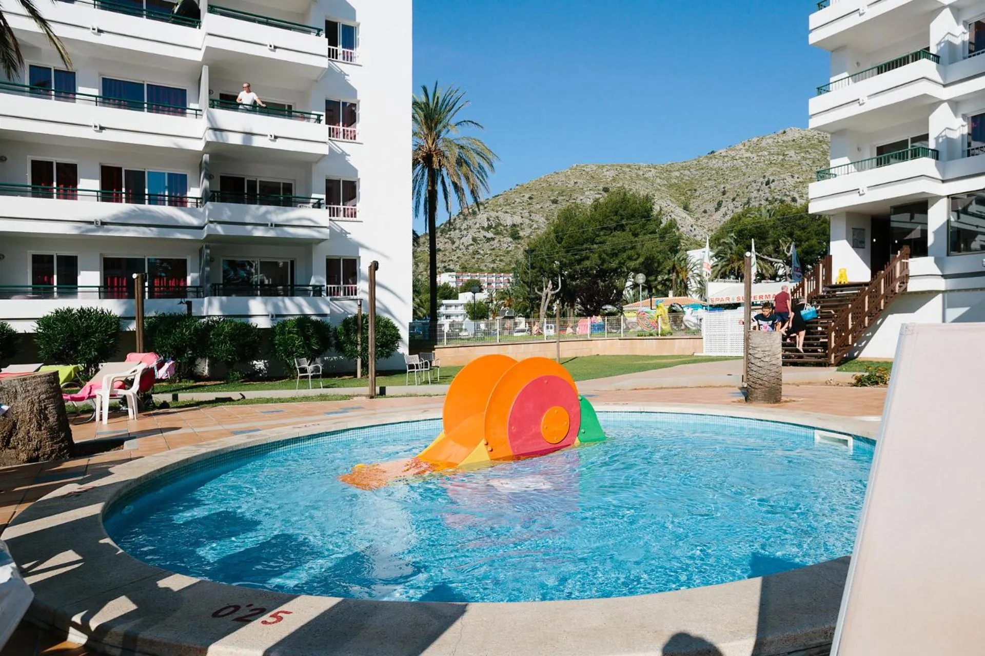 Swimming pool in BelleVue Club