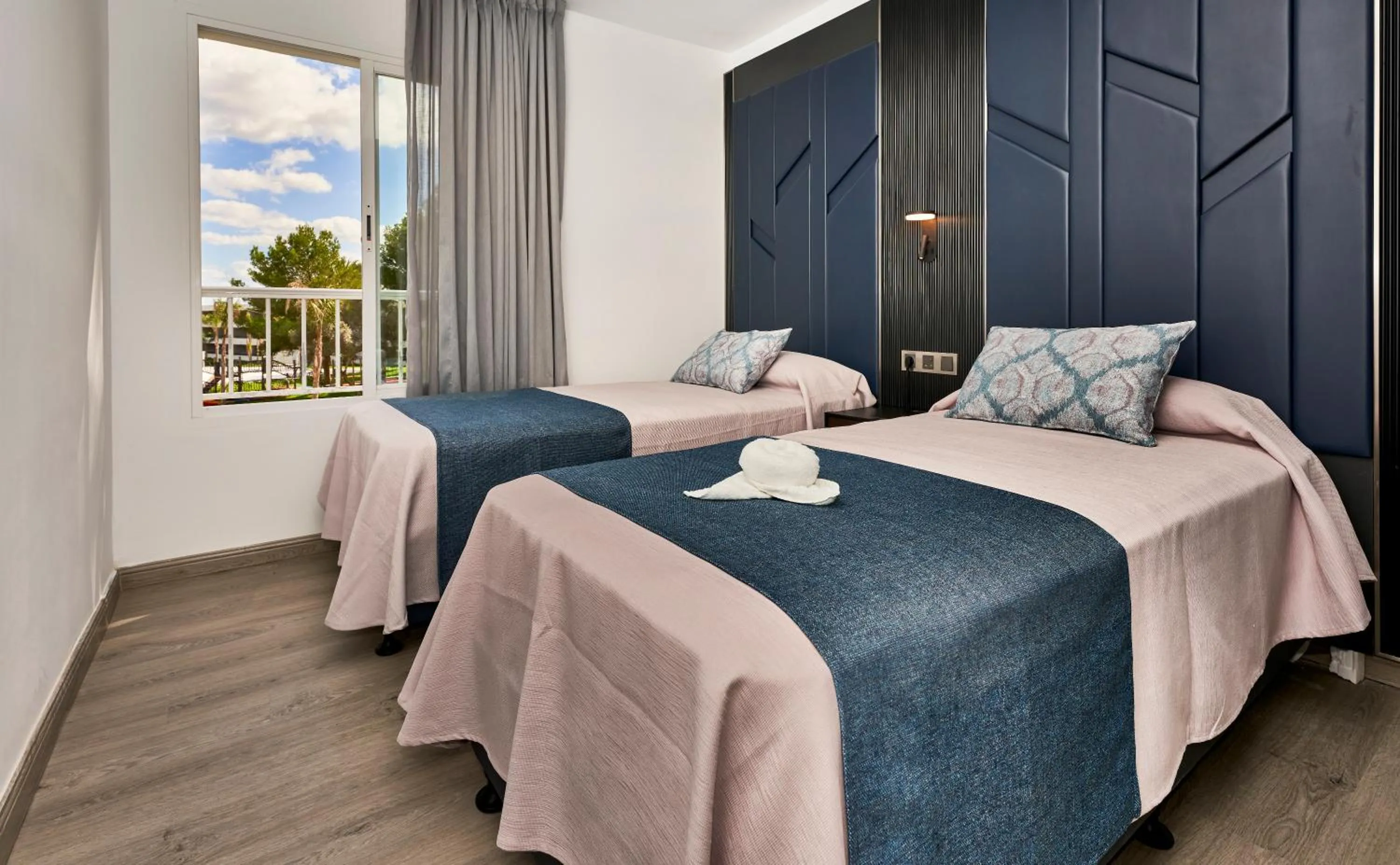 Bedroom, Bed in BelleVue Club