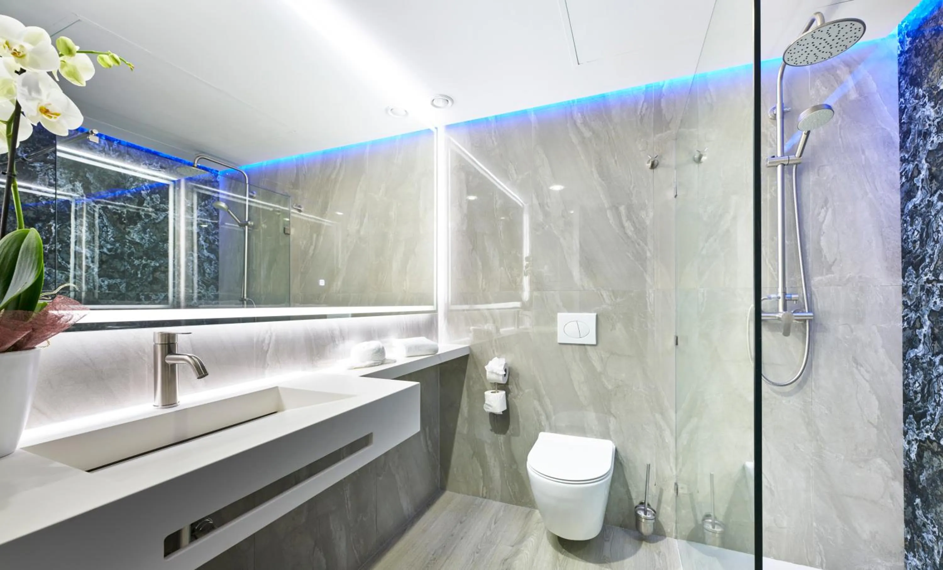 Bathroom in BelleVue Club