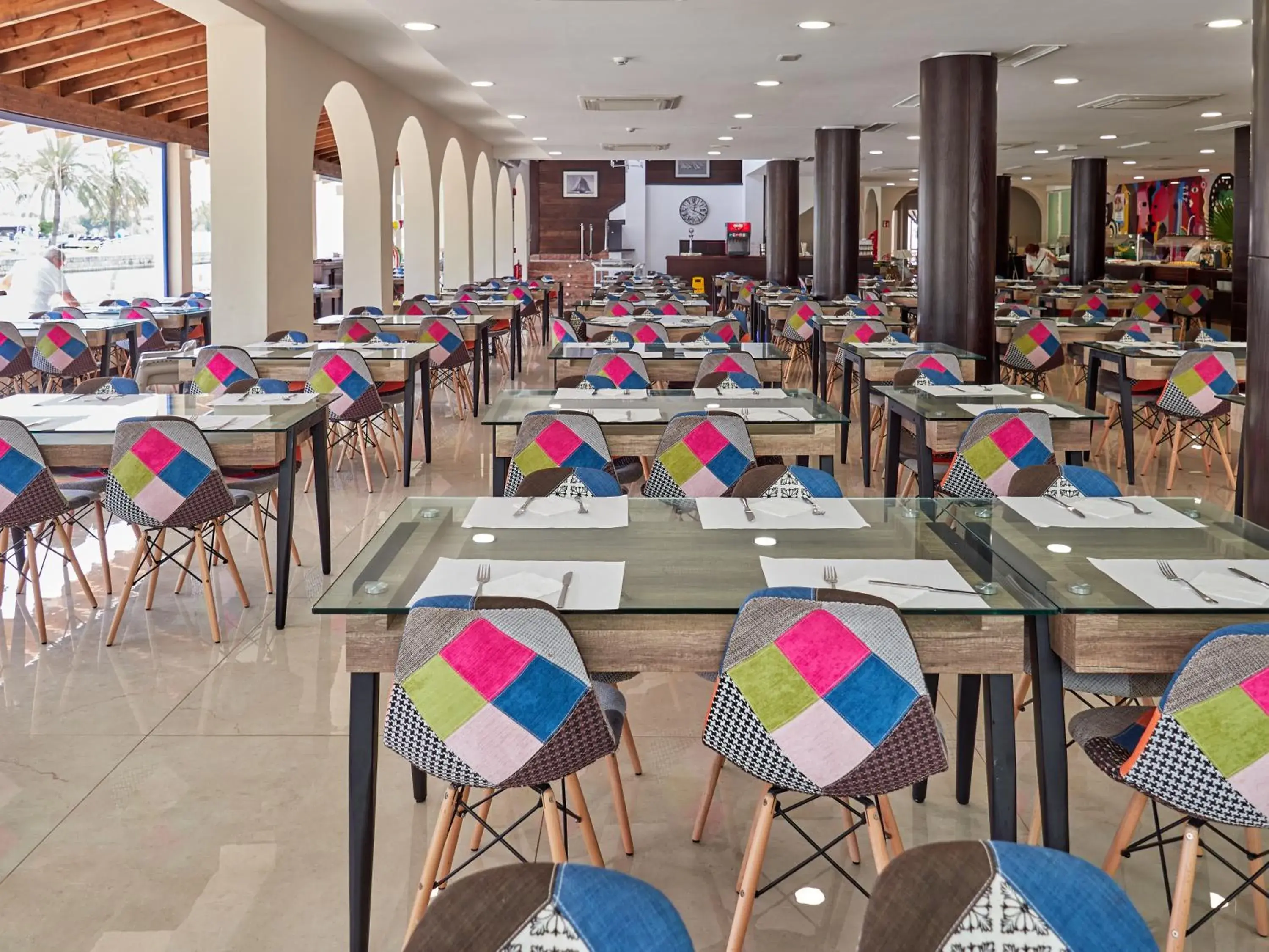 Restaurant/places to eat in BelleVue Club Restaurant/places to eat in BelleVue Club