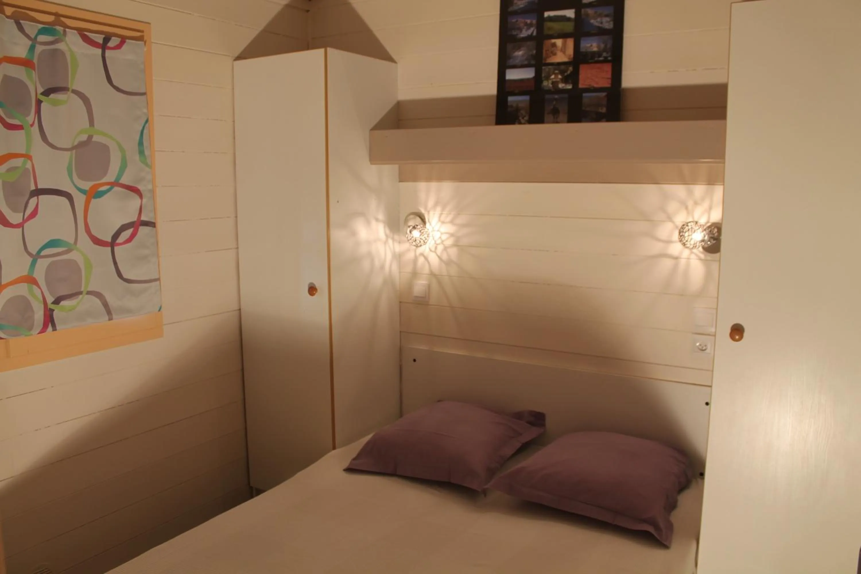 Photo of the whole room, Bed in Le Hameau des Genets