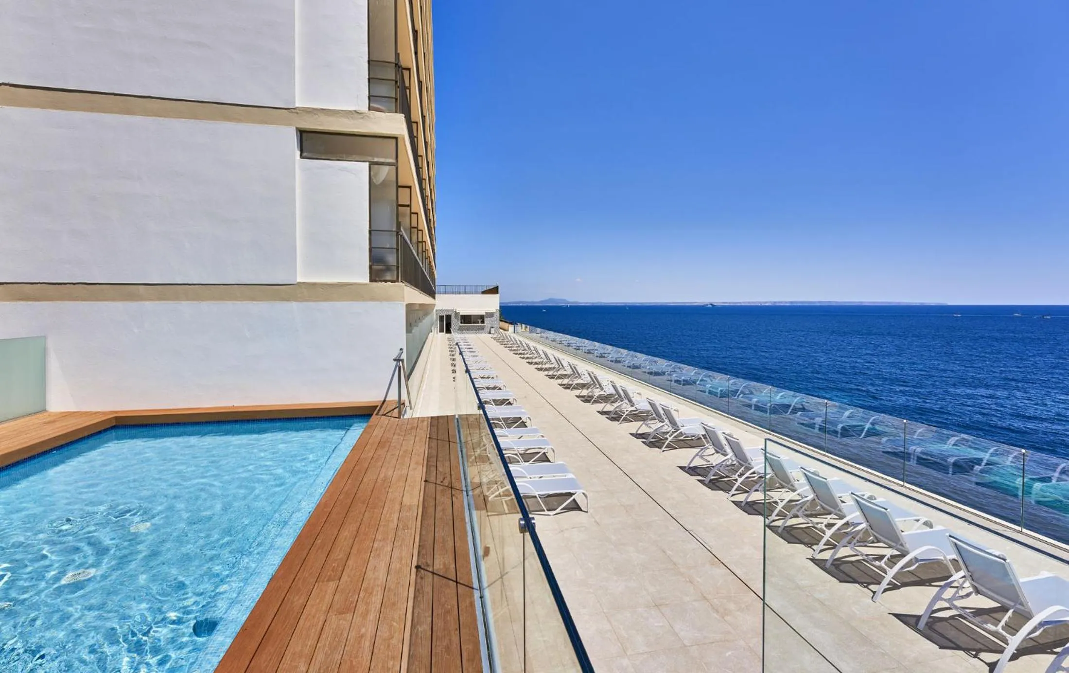 Solarium in Globales Cala Viñas Adults Only 16+