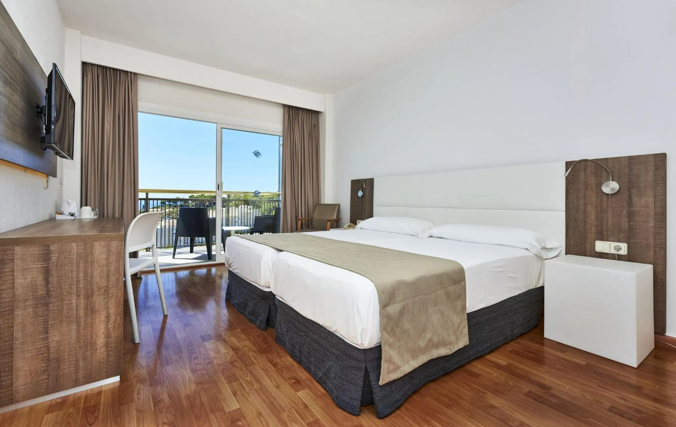 Decorative detail, Bed in Globales Cala Viñas Adults Only 16+