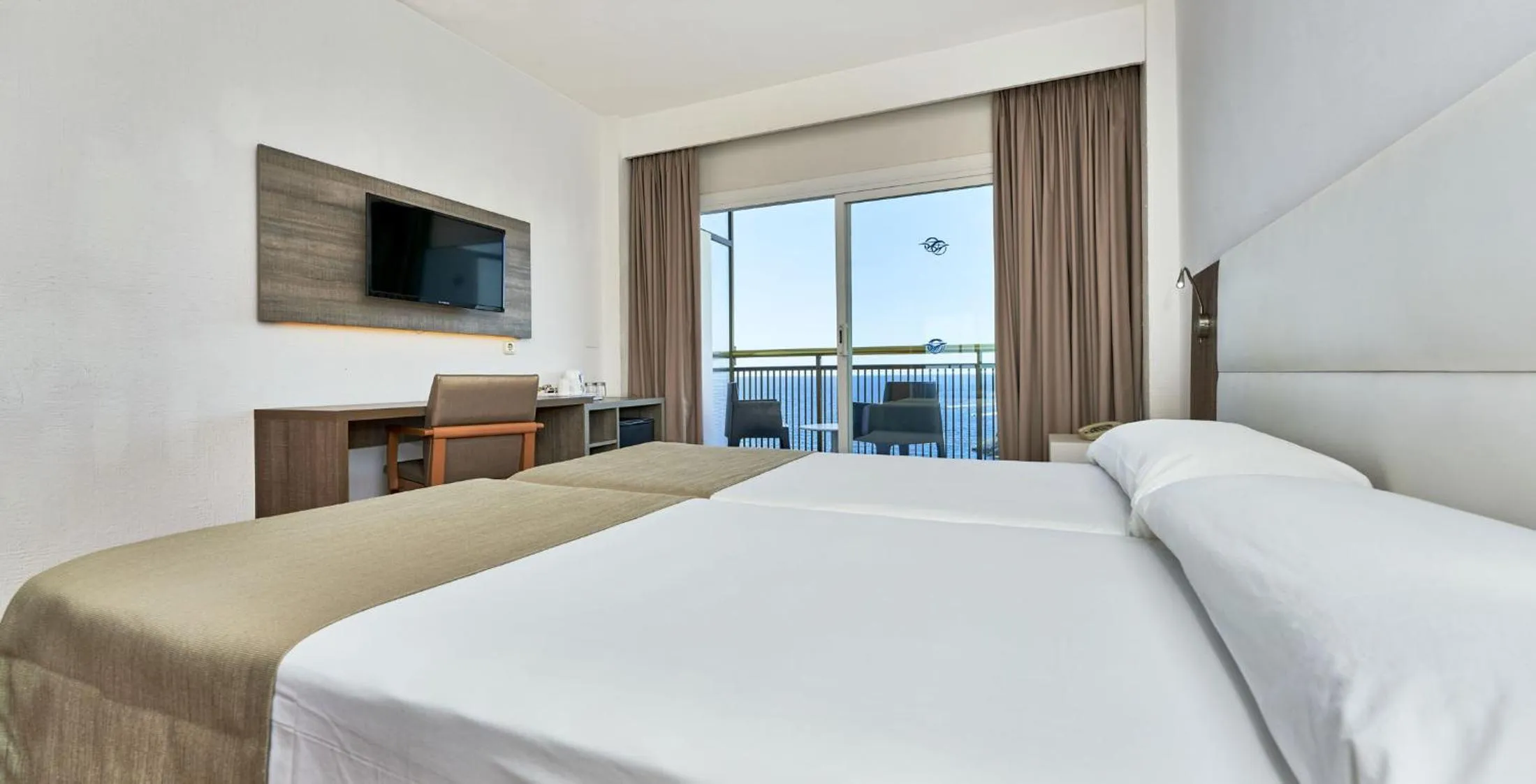 Decorative detail, Bed in Globales Cala Viñas Adults Only 16+