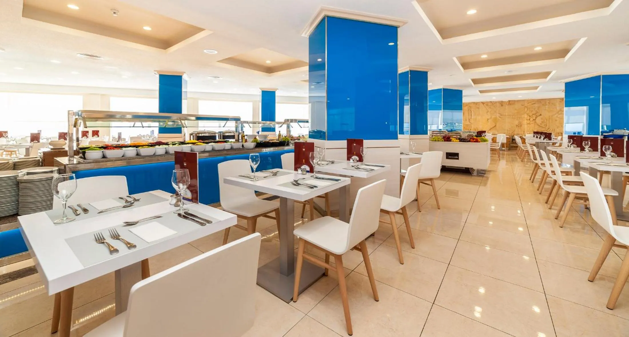 Restaurant/places to eat in Globales America