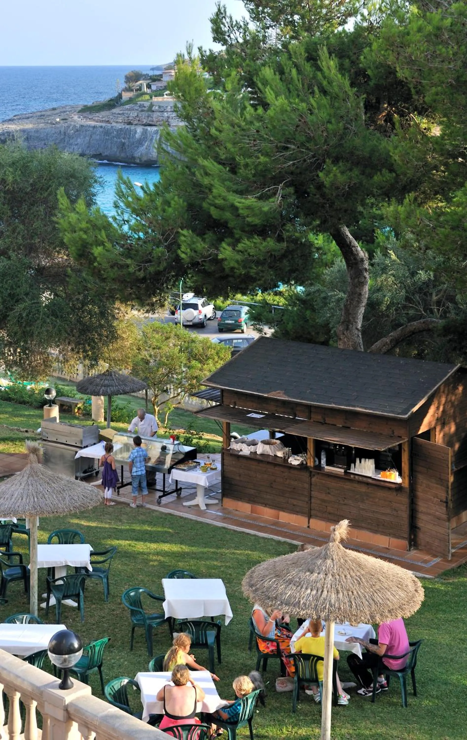 Restaurant/places to eat in Globales America