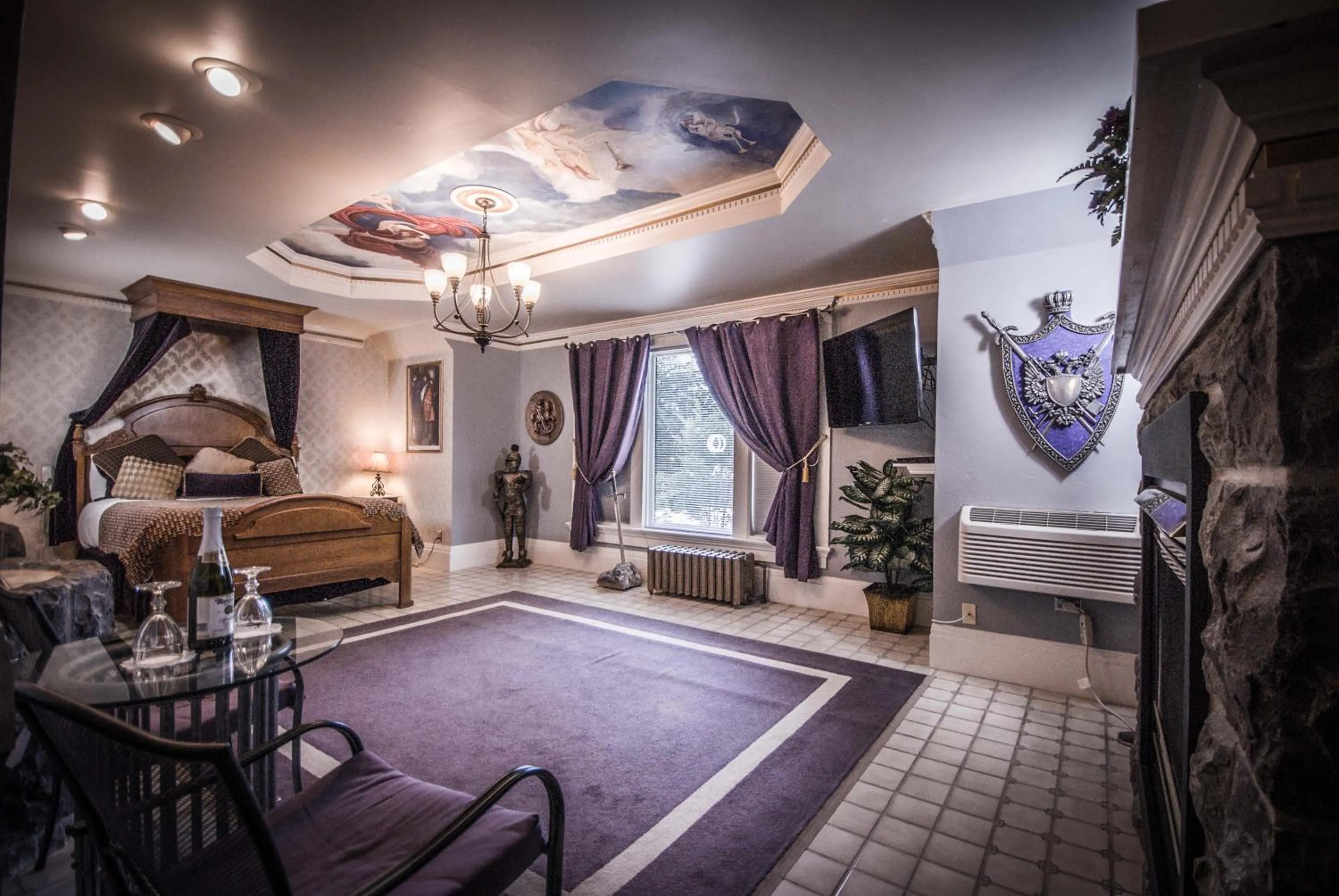 Photo of the whole room in The Anniversary Inn - Logan