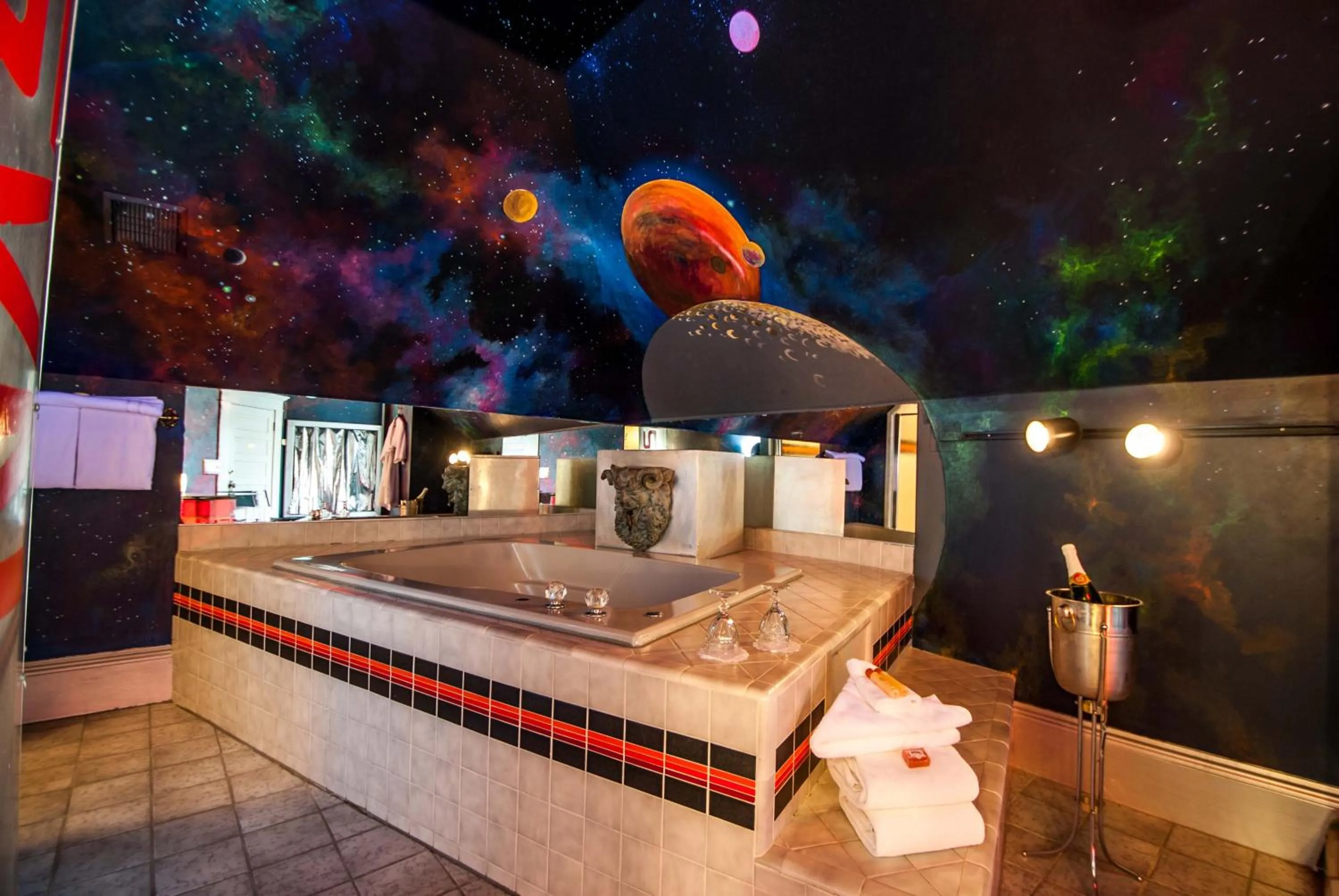 Bath in The Anniversary Inn - Logan