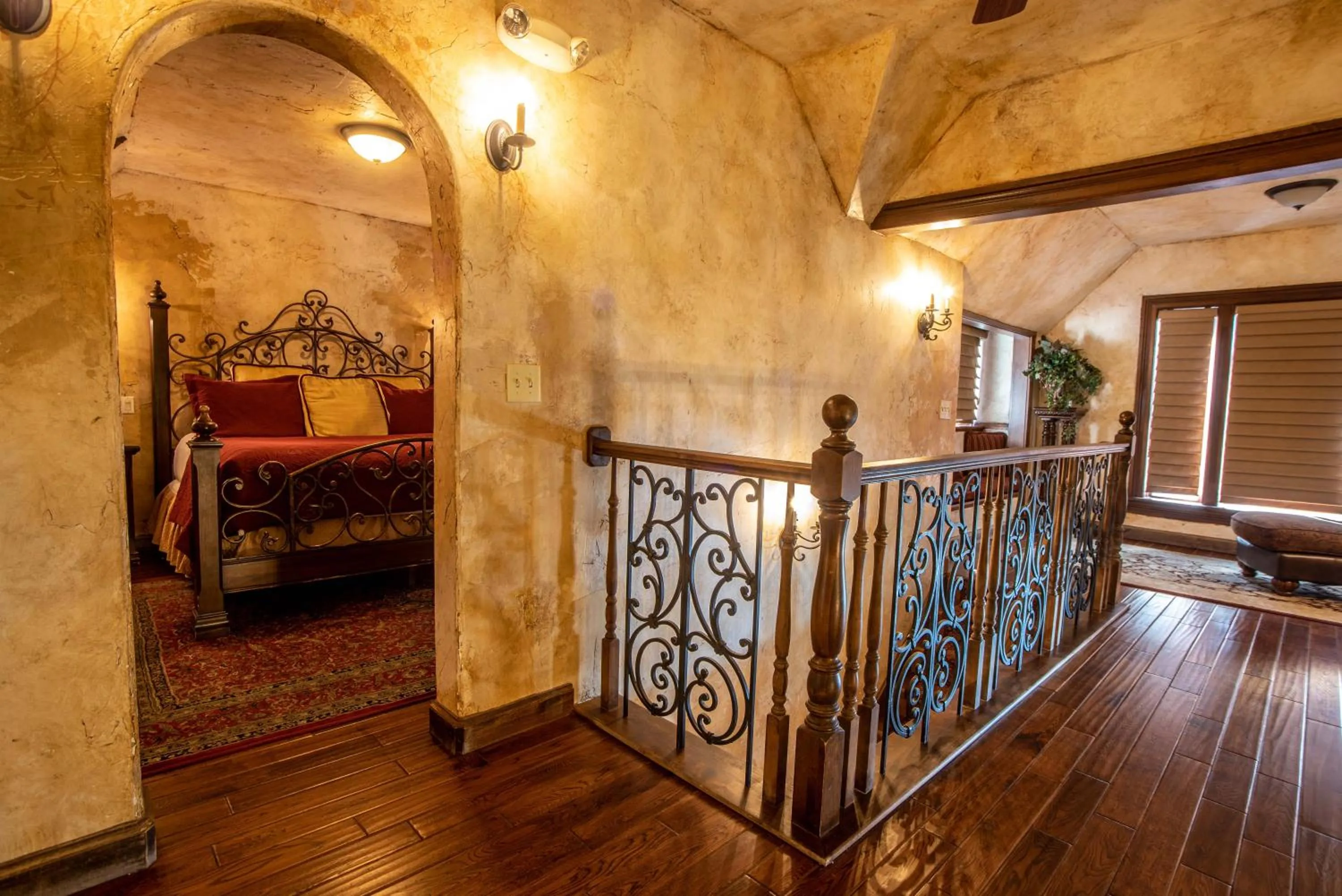 Bedroom in The Anniversary Inn - Logan