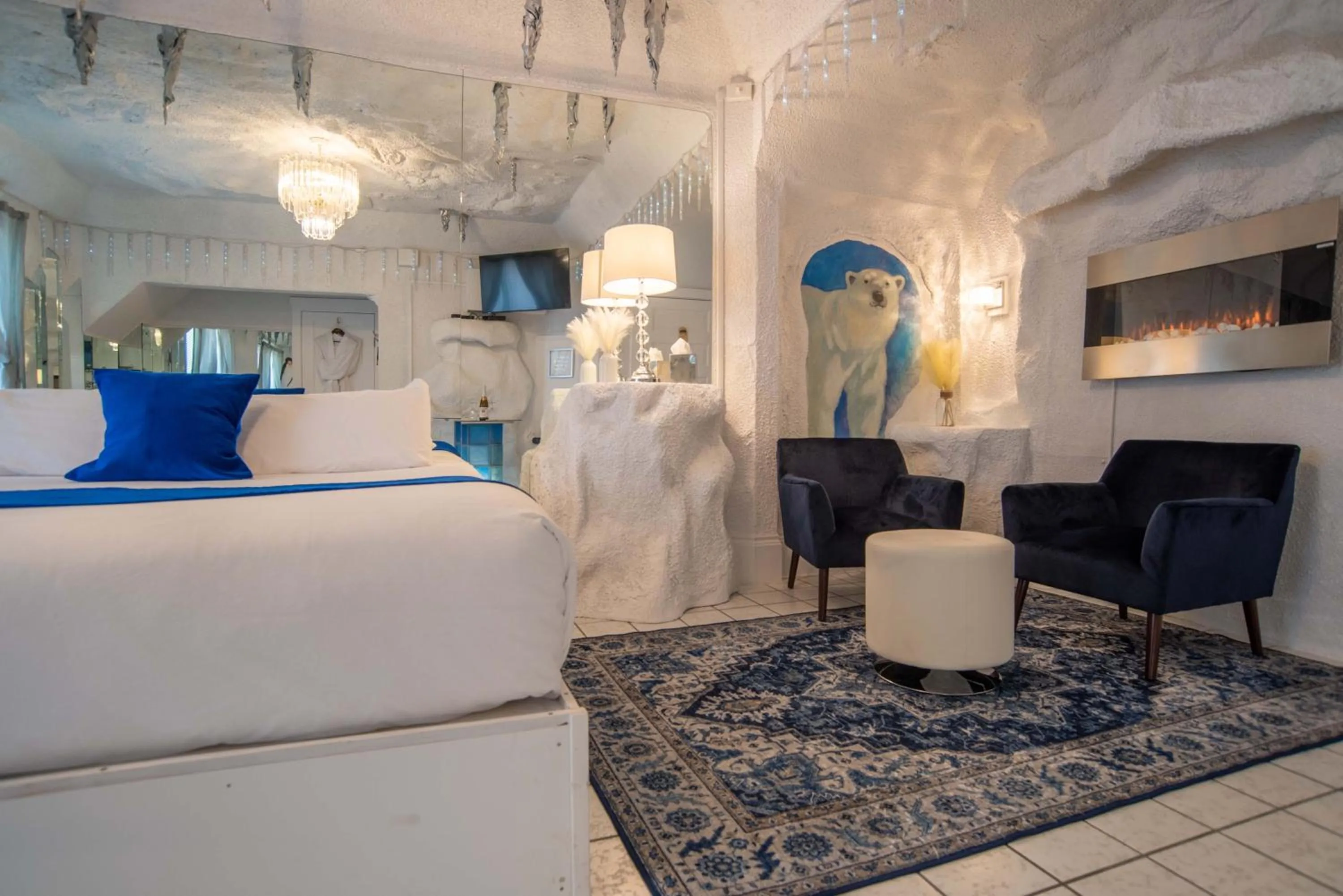 Photo of the whole room in The Anniversary Inn - Logan