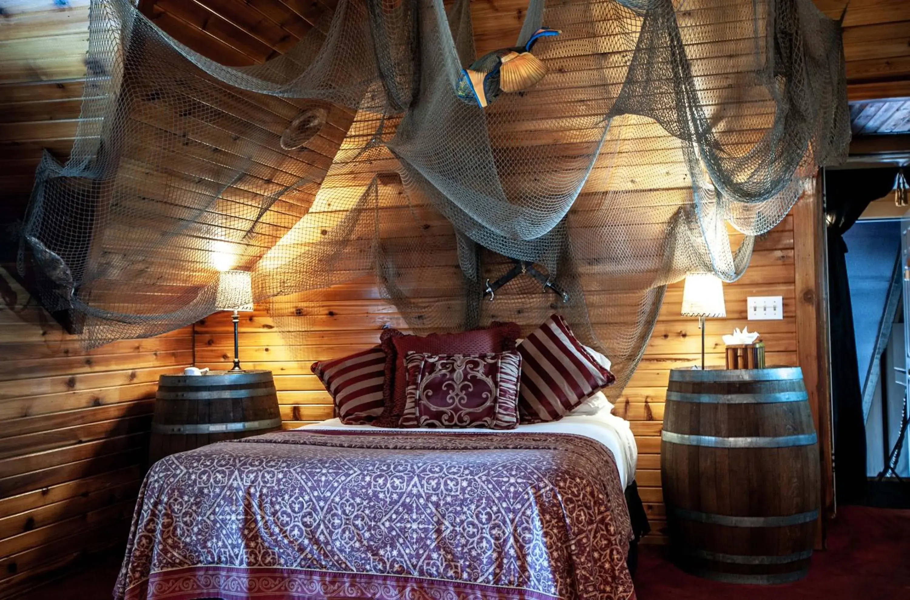 Queen Room in The Anniversary Inn - Logan Queen Room in The Anniversary Inn - Logan