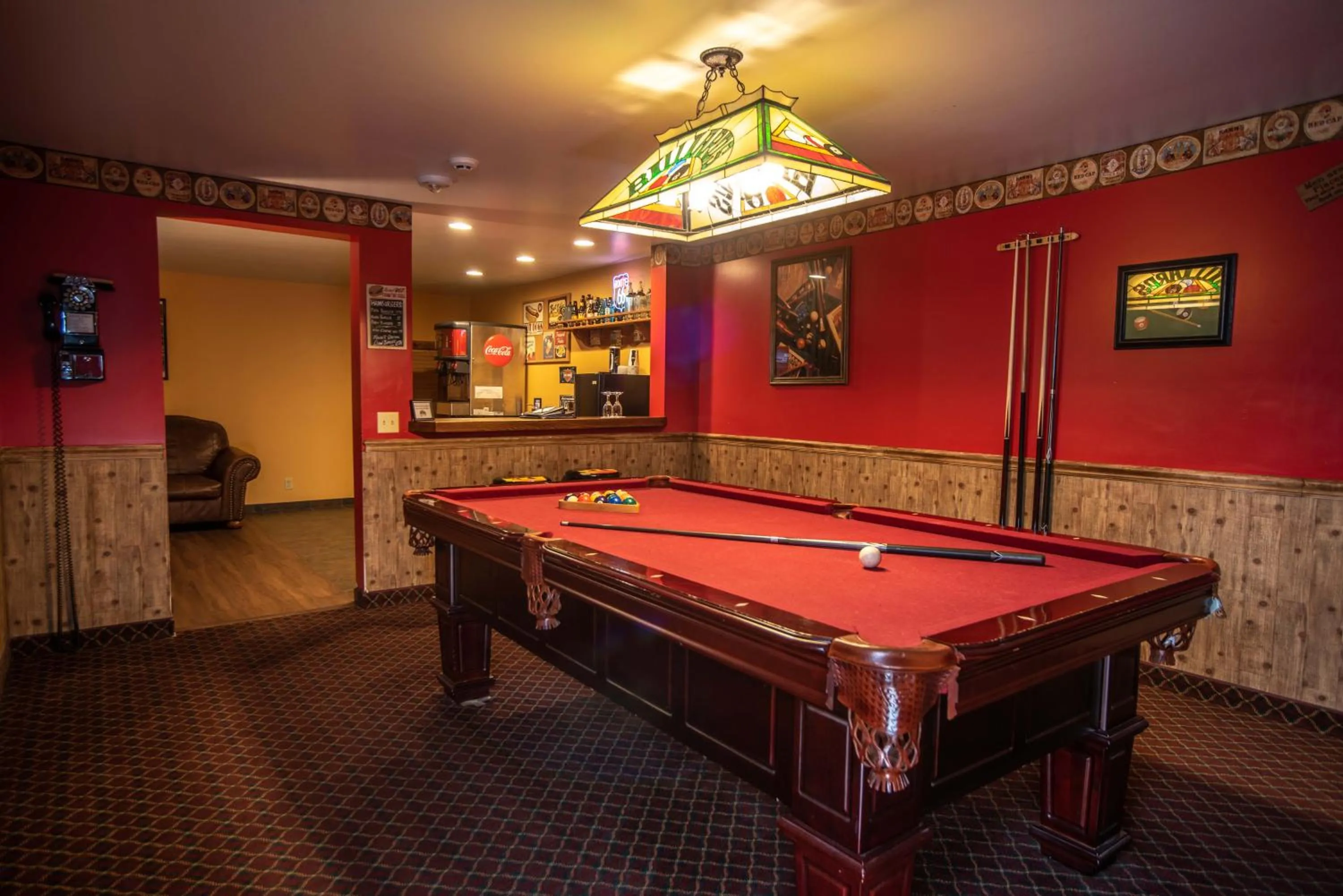 Billiard in The Anniversary Inn - Logan