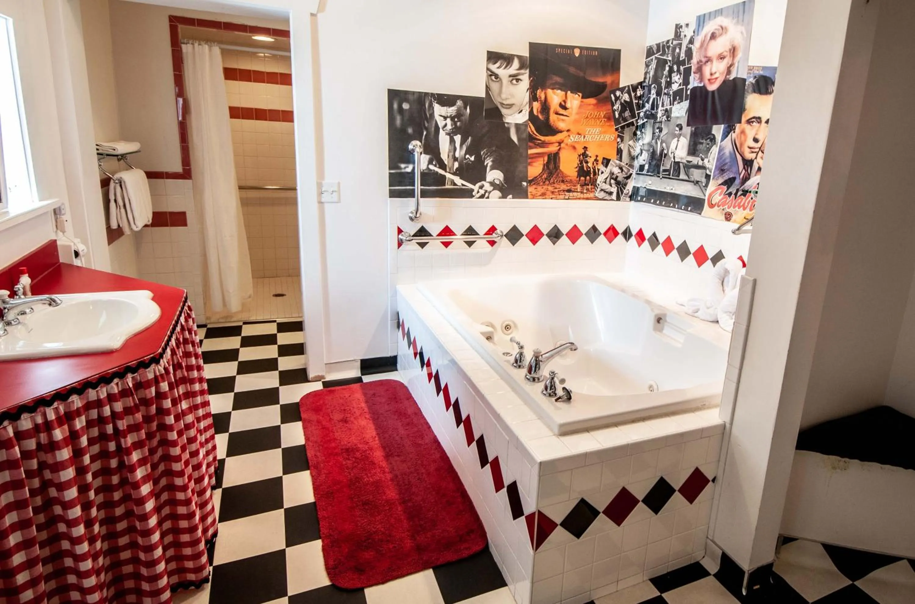 Bathroom in The Anniversary Inn - Logan