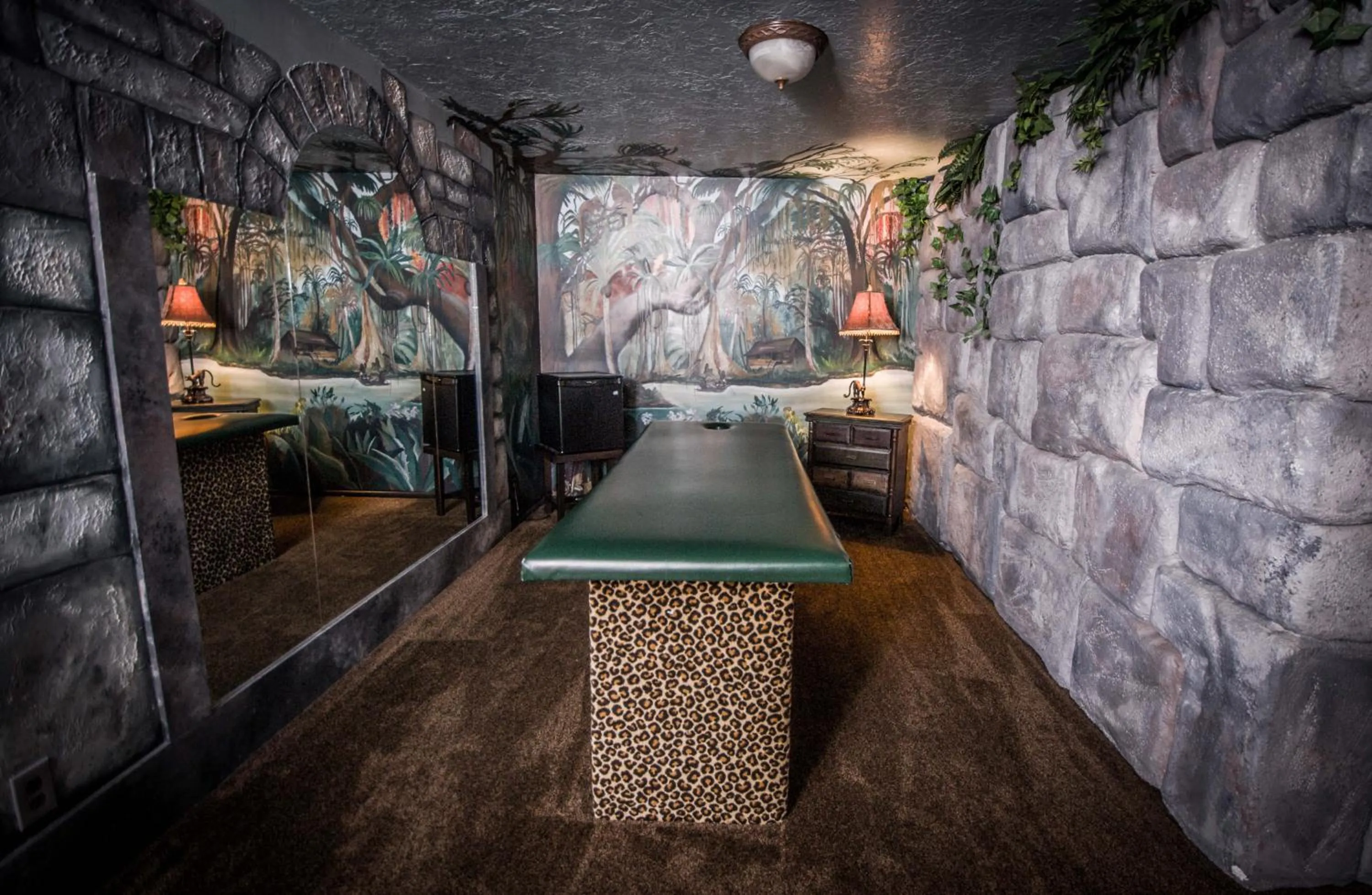 Decorative detail in The Anniversary Inn - Logan