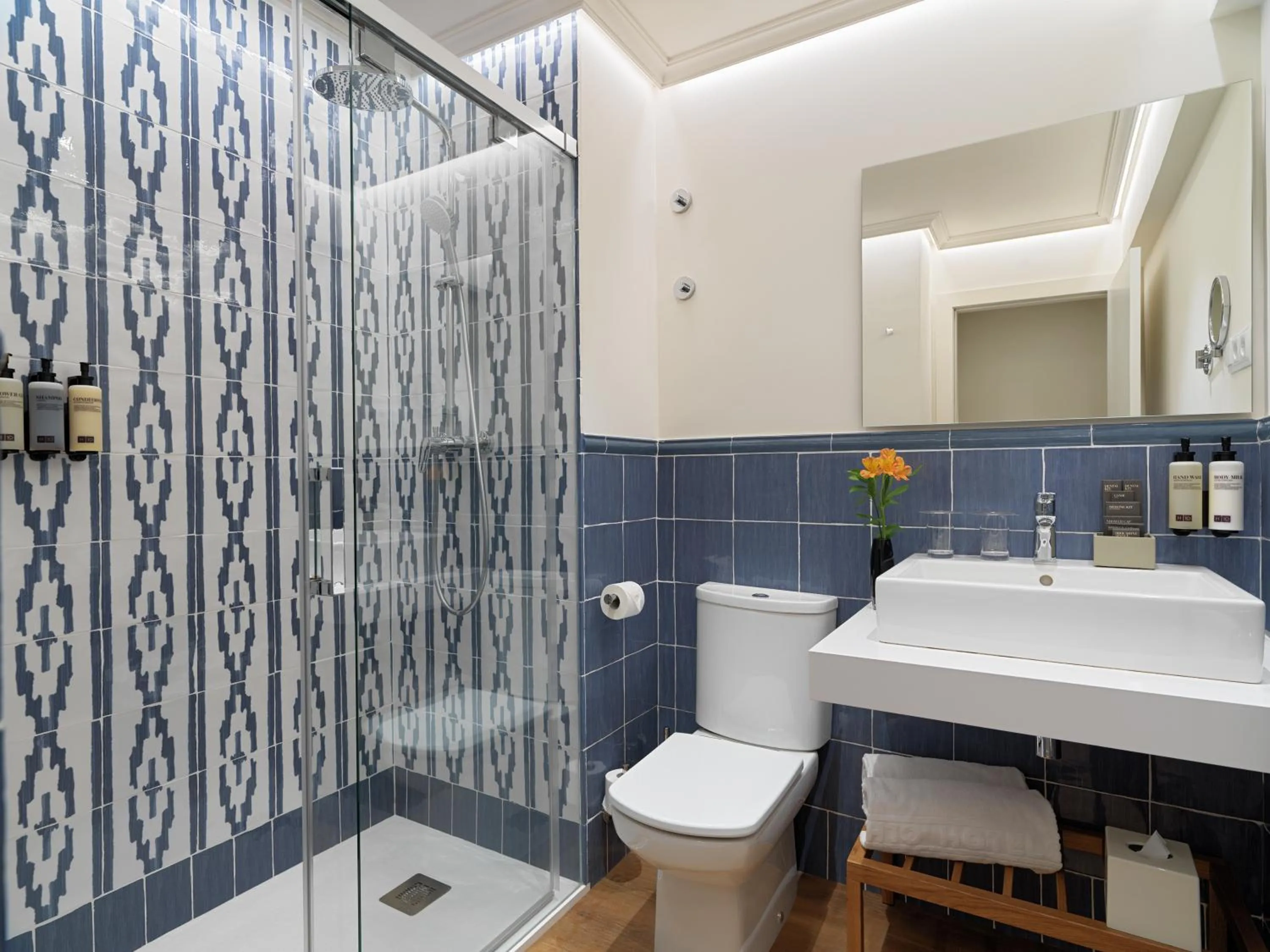 Toilet in H10 Universitat