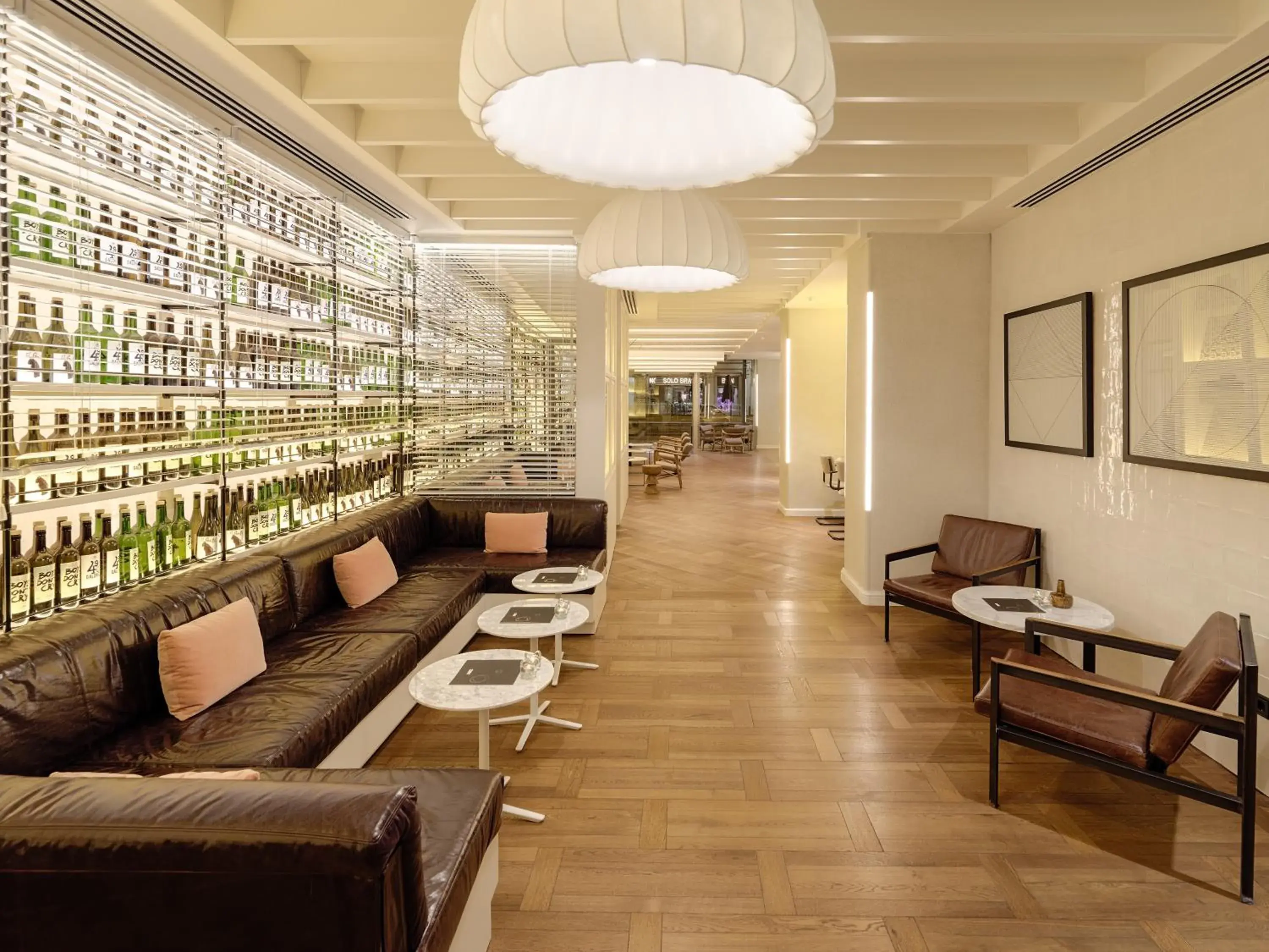 Lounge or bar in H10 Universitat Lounge or bar in H10 Universitat