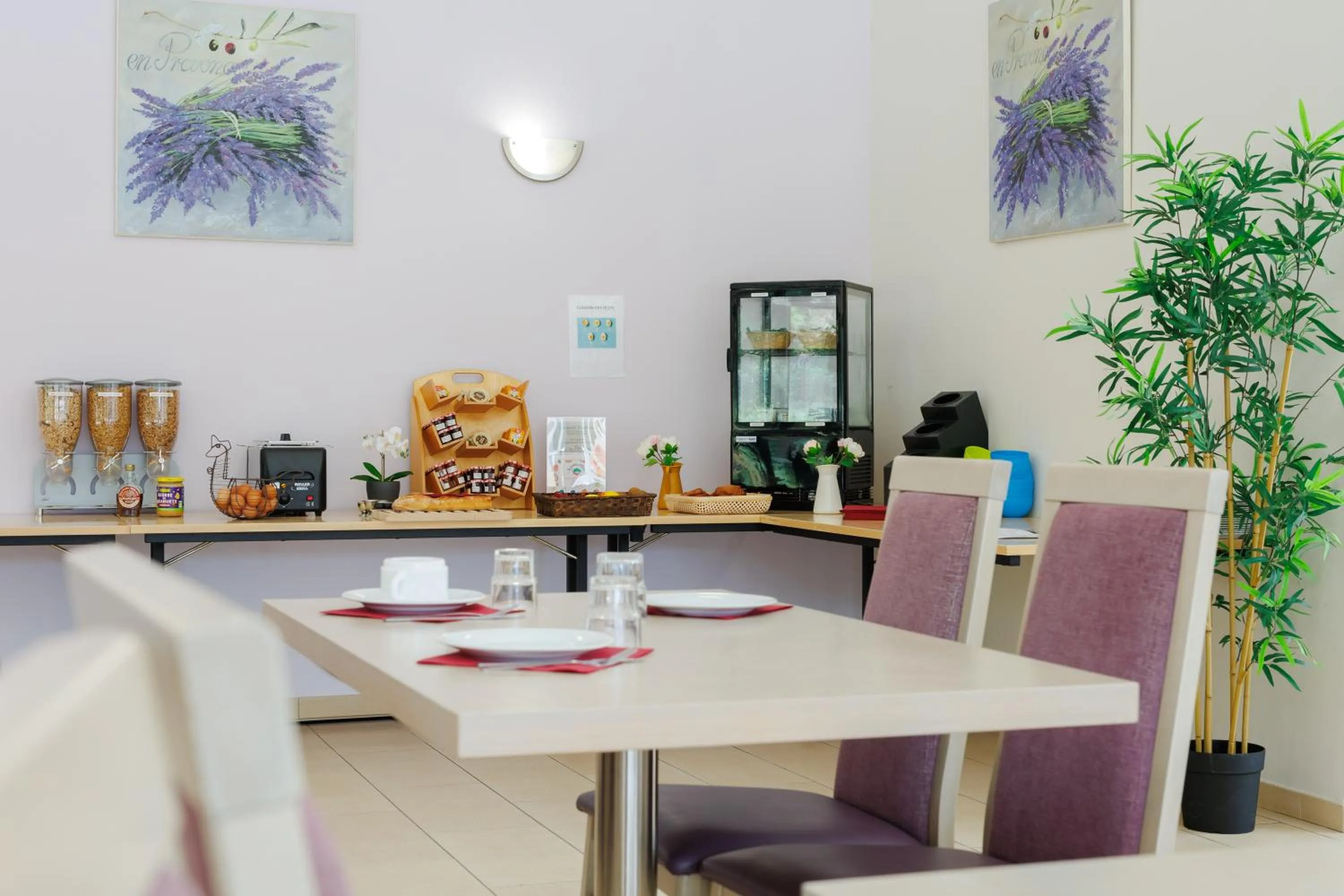 Breakfast in Residhotel Résidence Pont du Gard